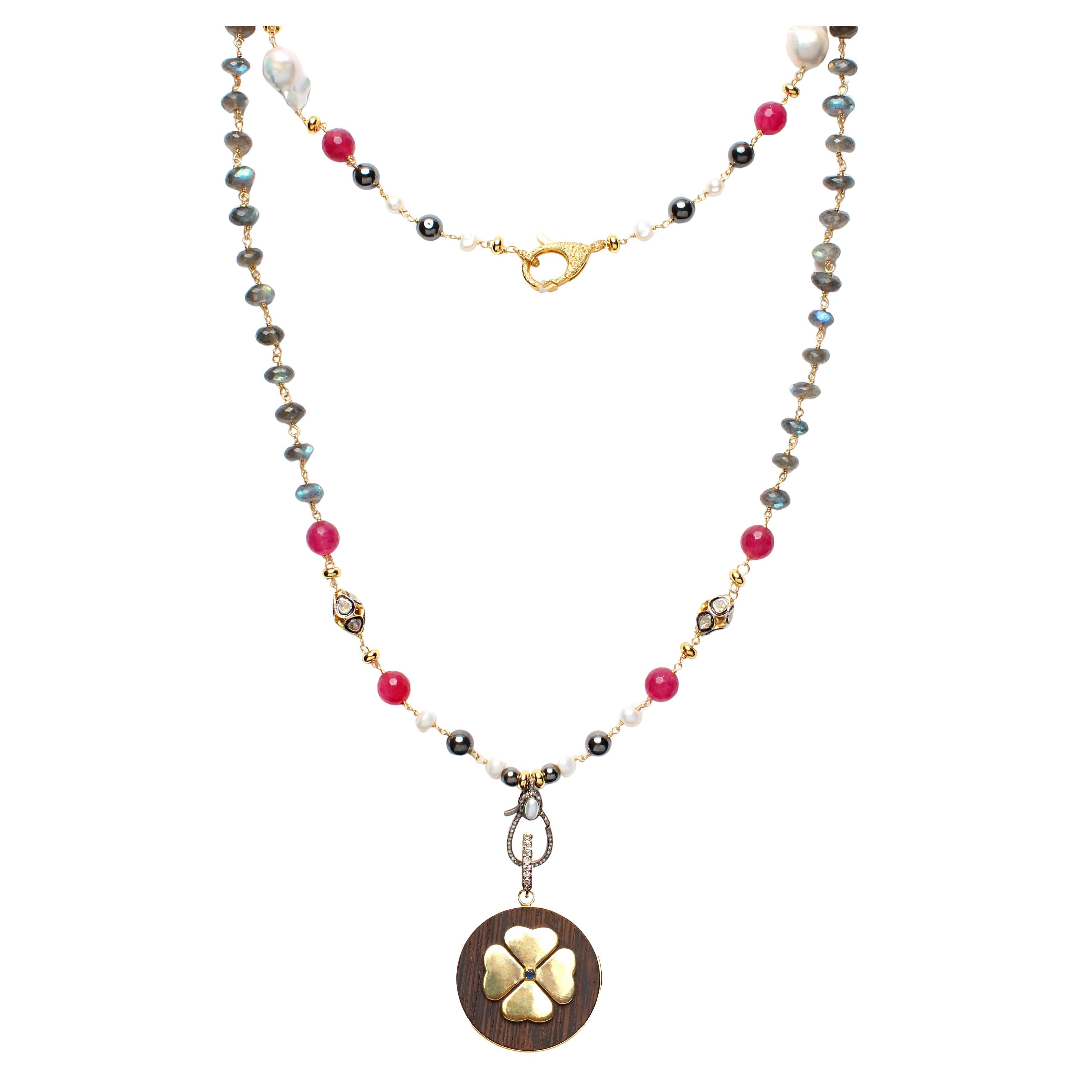 Clarissa Bronfman Collana "Carmen" in labradorite, rubino, diamante, oro e trifoglio, ebano in vendita