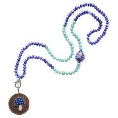 Clarissa Bronfman Collana con ciondolo a fungo in lapislazzuli, agata, zaffiro e diamante