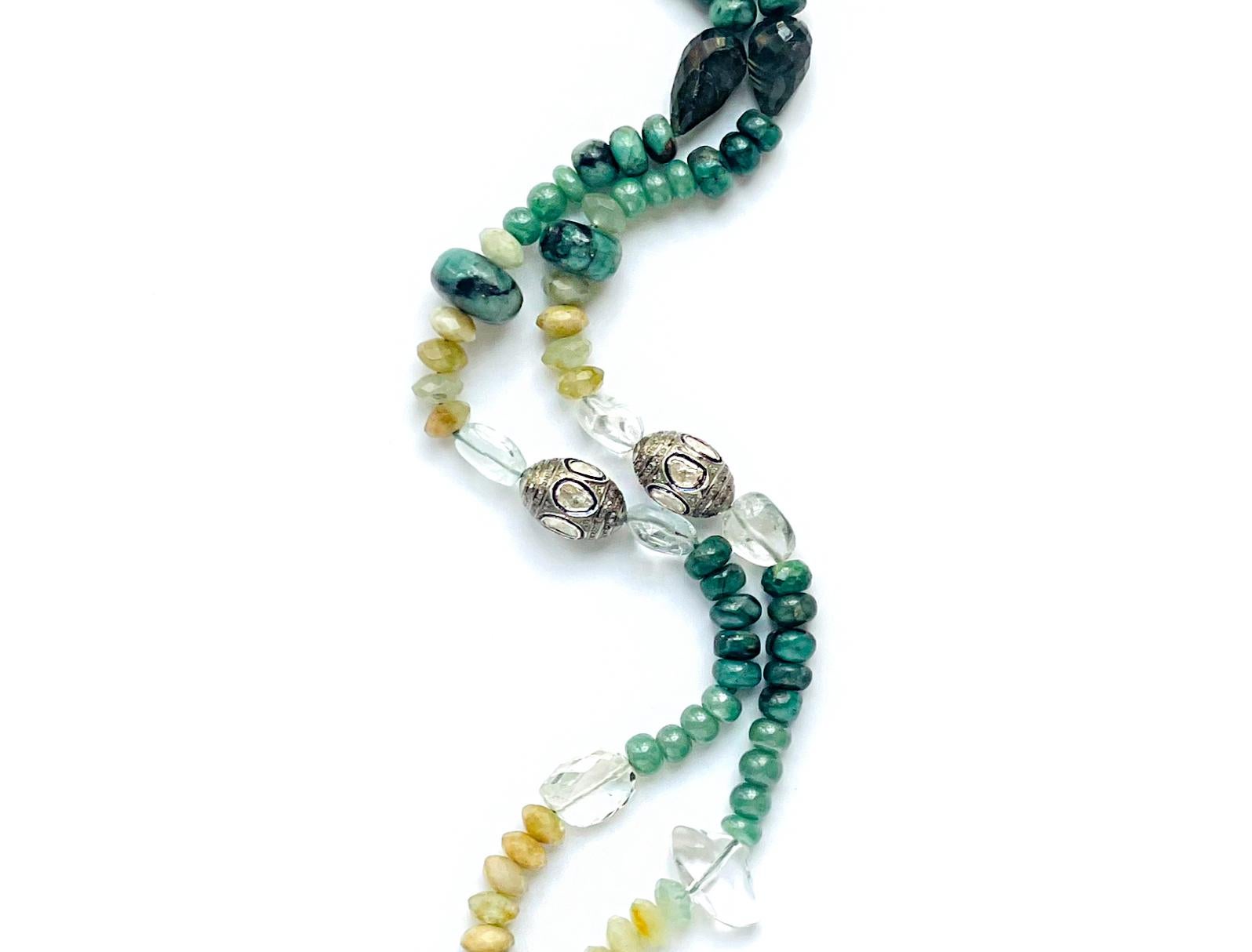 Clarissa Bronfman Halskette, Opal, Jade, Mondstein, Chalcedon, Achat, große Herzperlen (Gemischter Schliff)