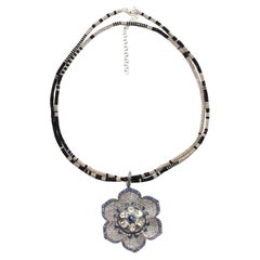 CLARISSA BRONFMAN Collar "Alonso" Zafiro Polki Flor Diamante y Plata Negra