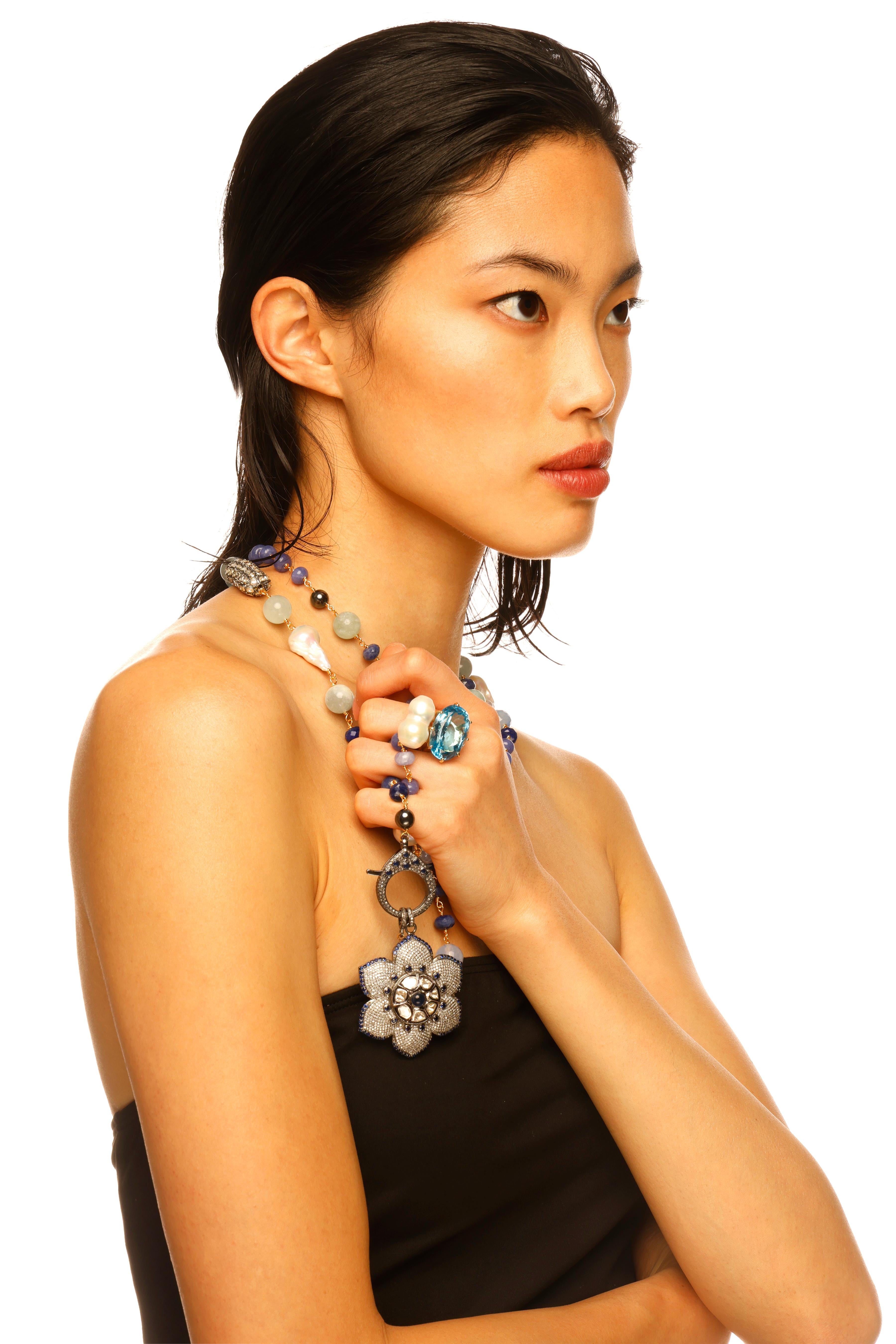 CLARISSA BRONFMAN Saphir Polki Diamant Blume Tansanit Perle Carmen Halskette im Angebot 1