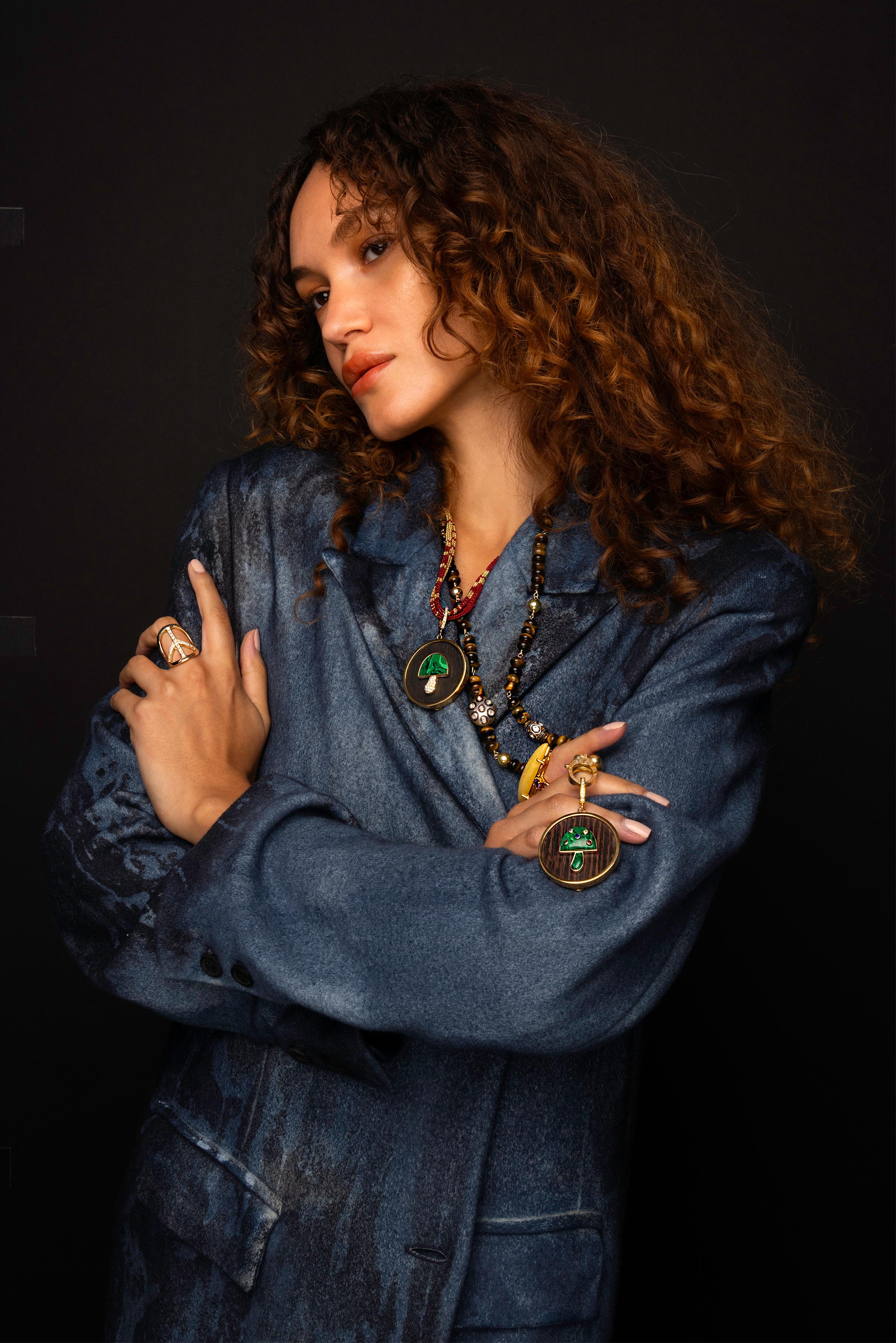 CLARISSA BRONFMAN Signature Lapis Diamond Gold Mushroom Ebony Pendant & Cord Corte mixto en venta