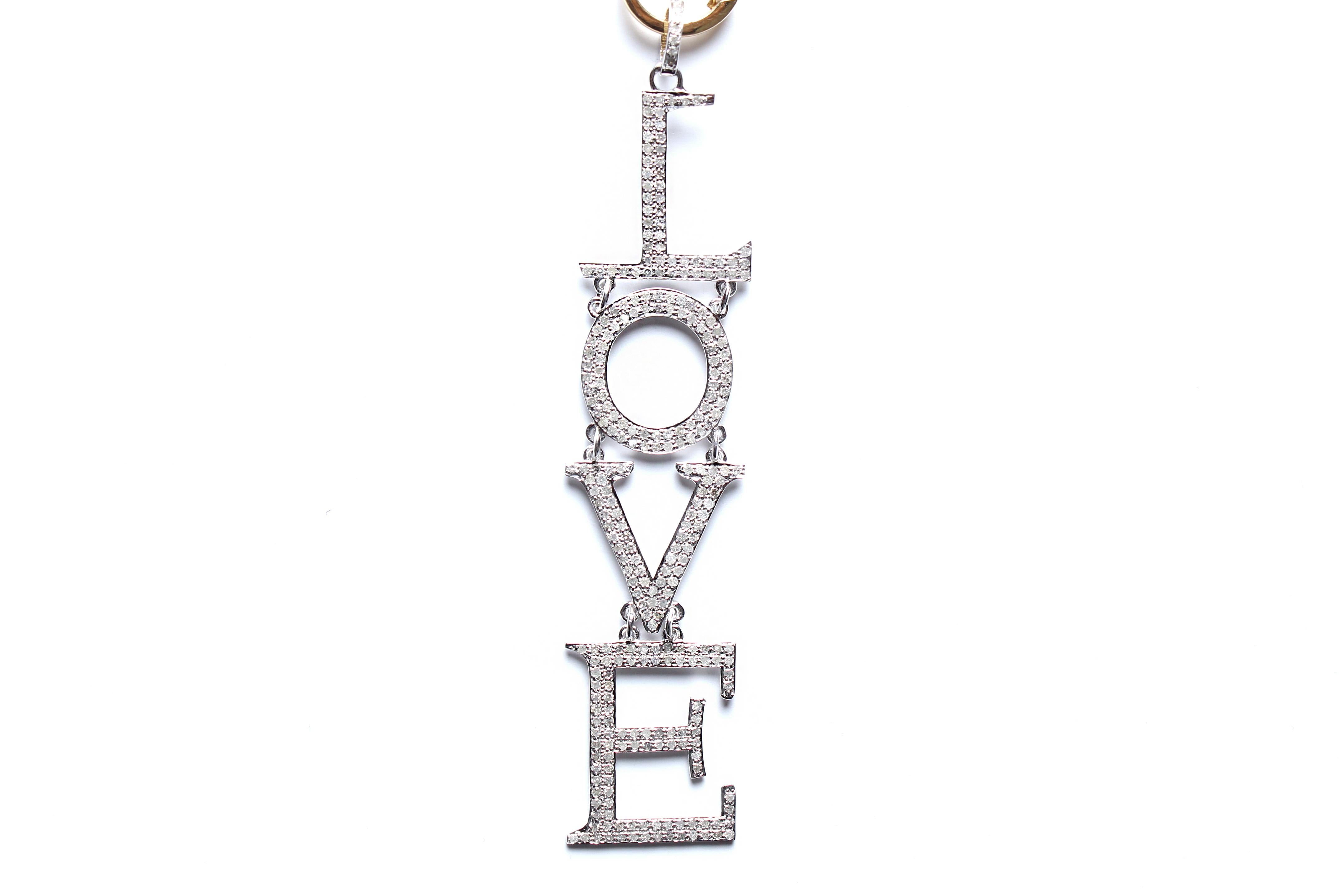 Taille mixte ClariSSA BRONFMAN Collier pendentif vertical LOVE en argent sterling, or 14 carats et diamants en vente