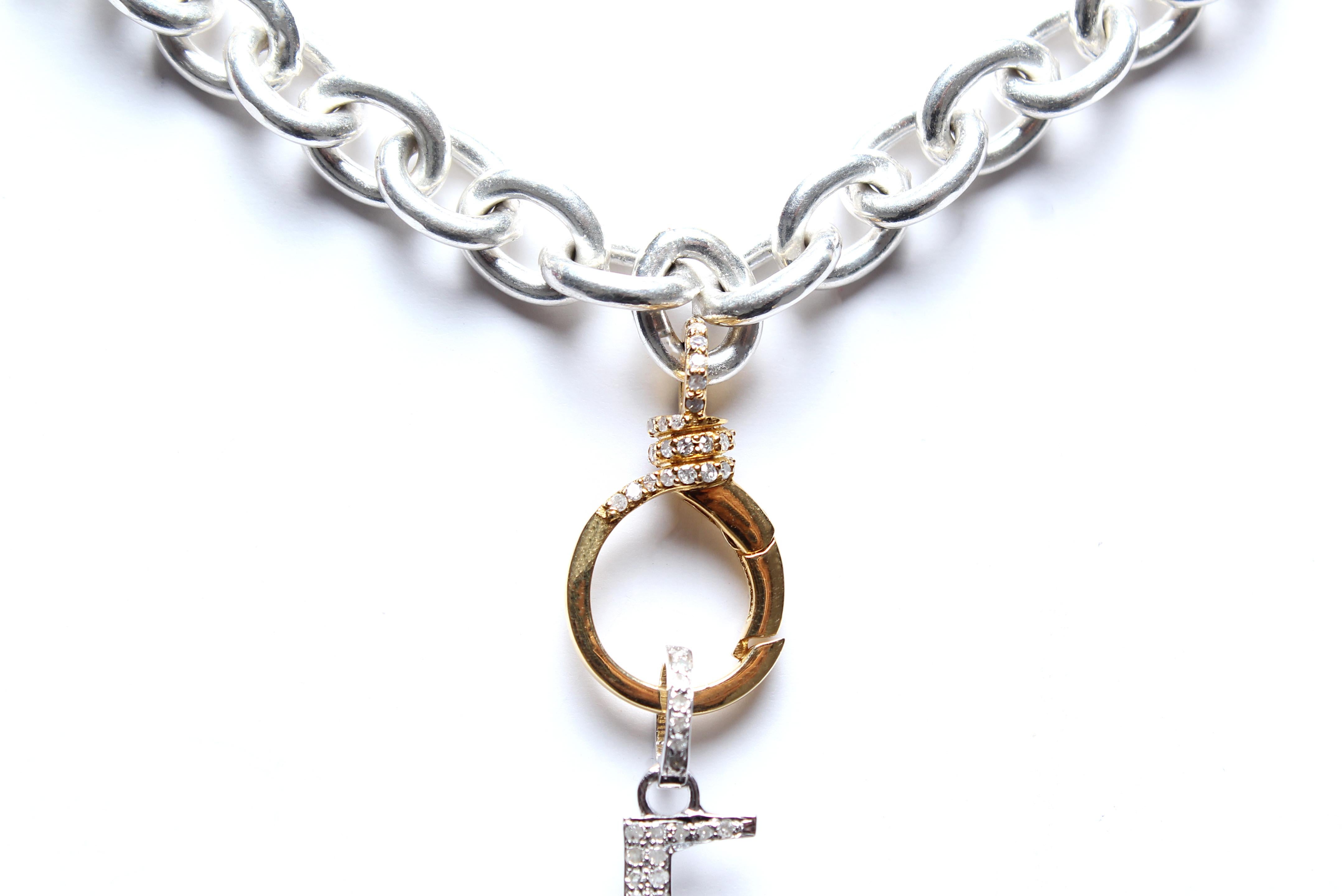 ClariSSA BRONFMAN Collier pendentif vertical LOVE en argent sterling, or 14 carats et diamants en vente 1