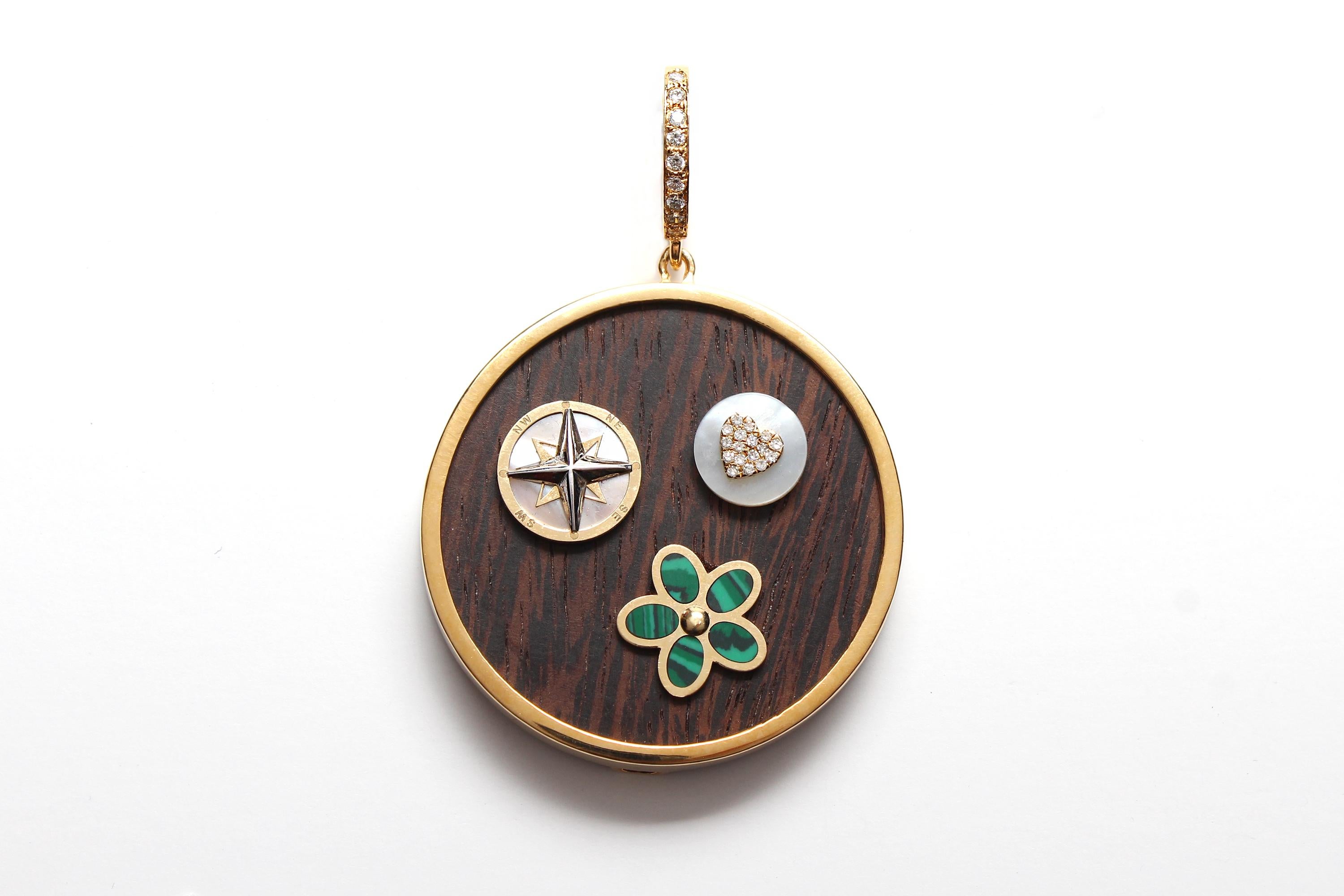 Clarissa Bronfman, rosario in oro con occhio di tigre e ciondolo in malachite con diamante e ebano in vendita 2