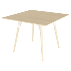 Table carrée industrielle Clarke en érable blanc