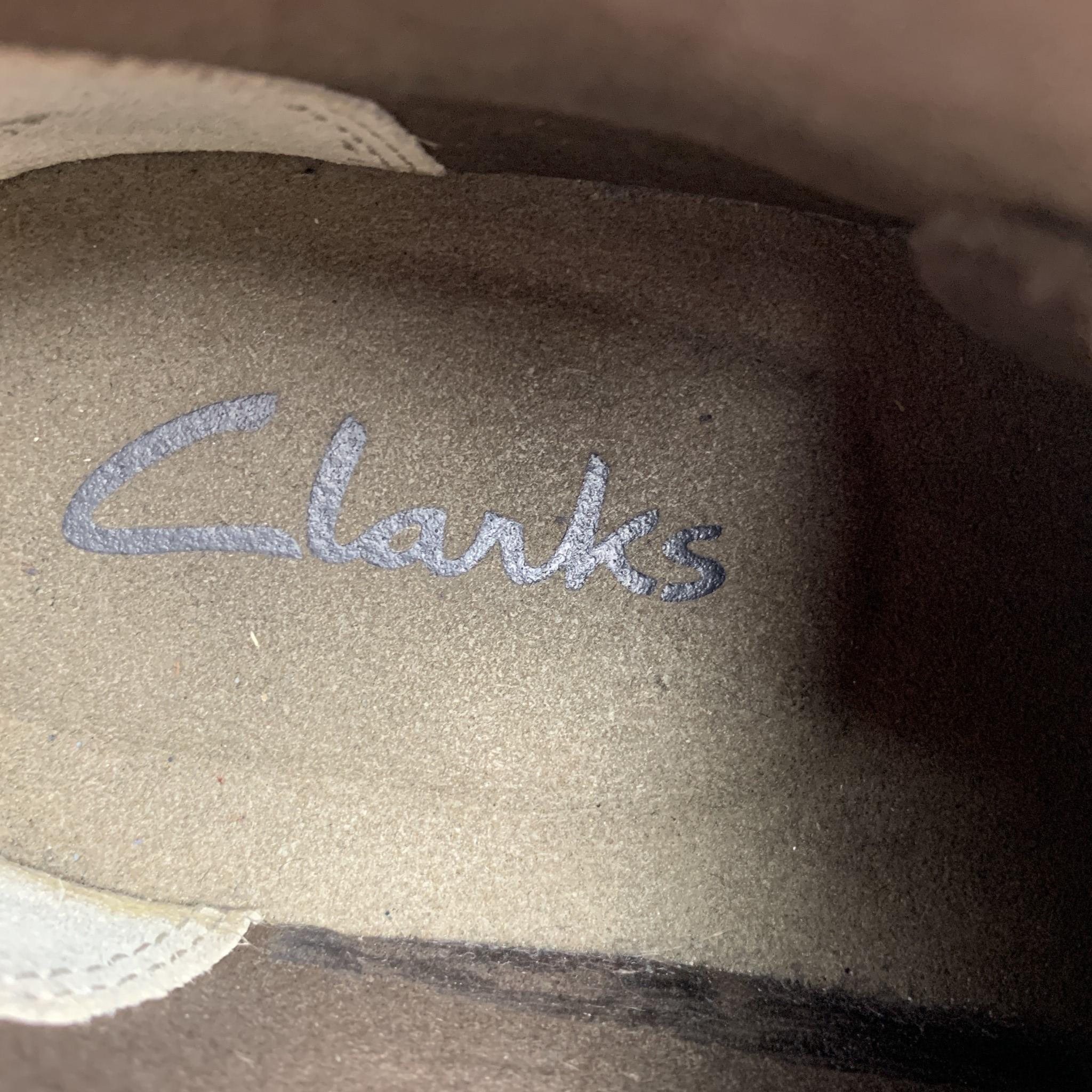 CLARKS Size 7 Taupe Suede Lace Up Chukka Boots 1