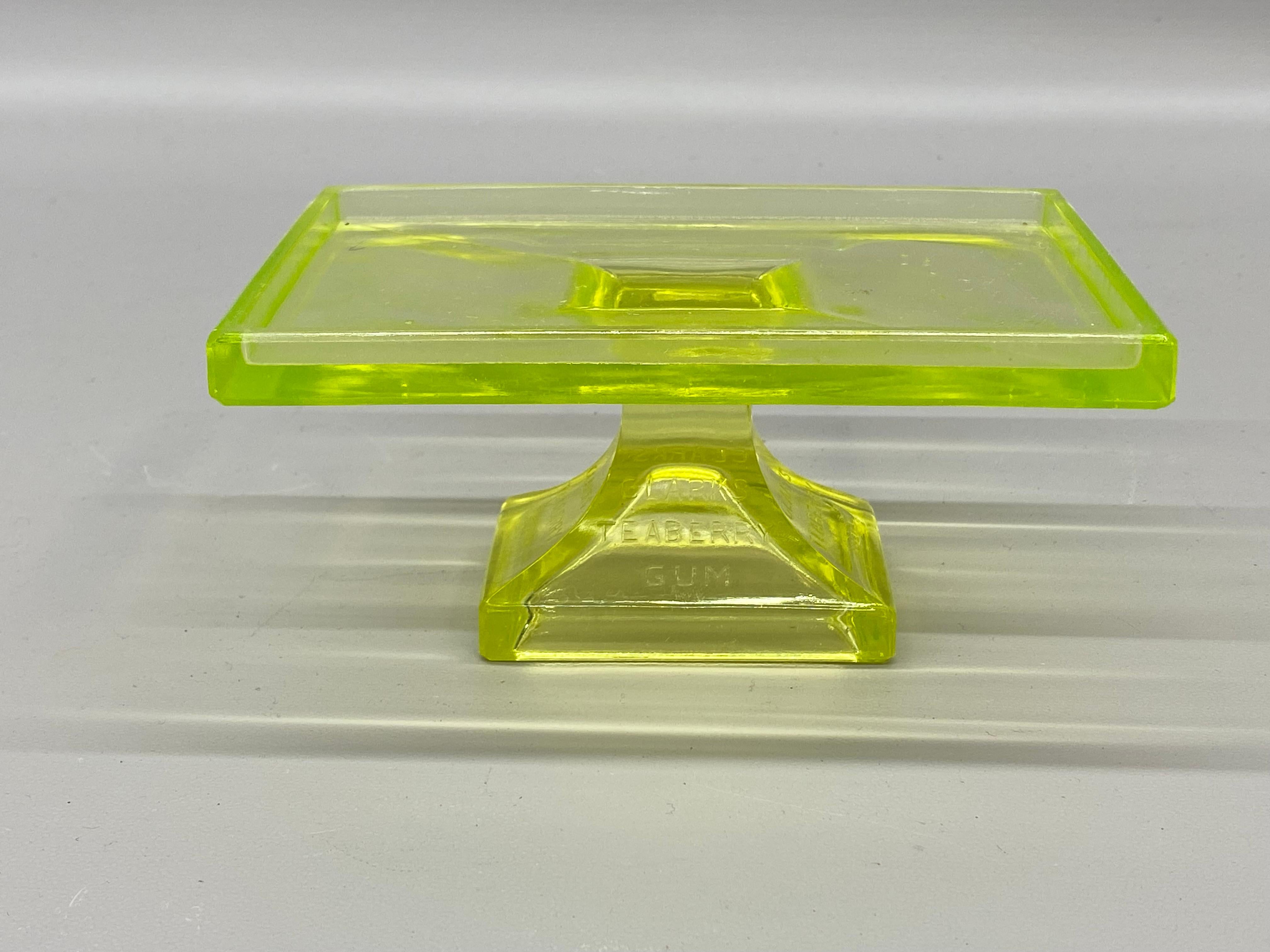 Expositor de cristal para tienda de chicles Clark's Teaberry Uranium Art Decó