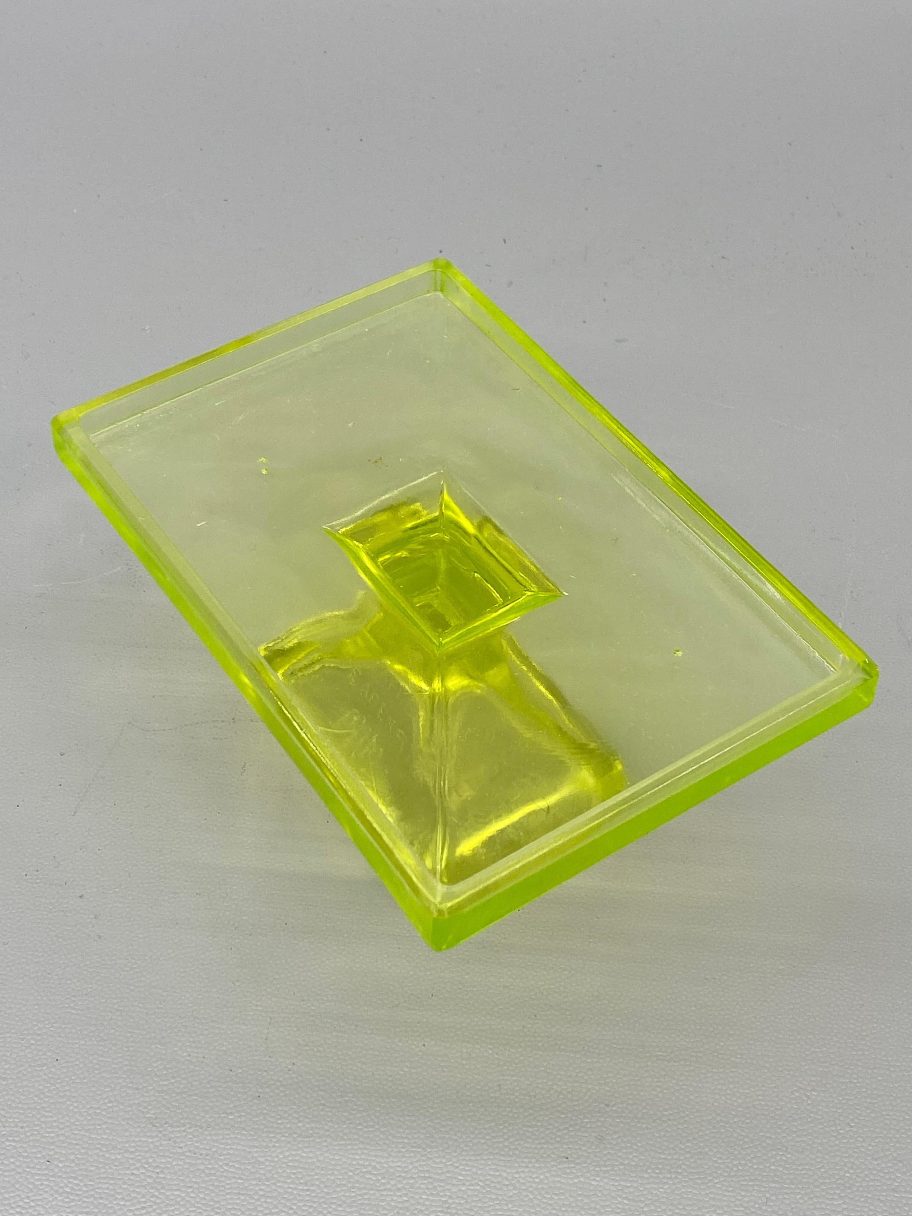 Clark's Teaberry Chewing Gum Uranium Glass Store Display Stand In Good Condition In Garnerville, NY