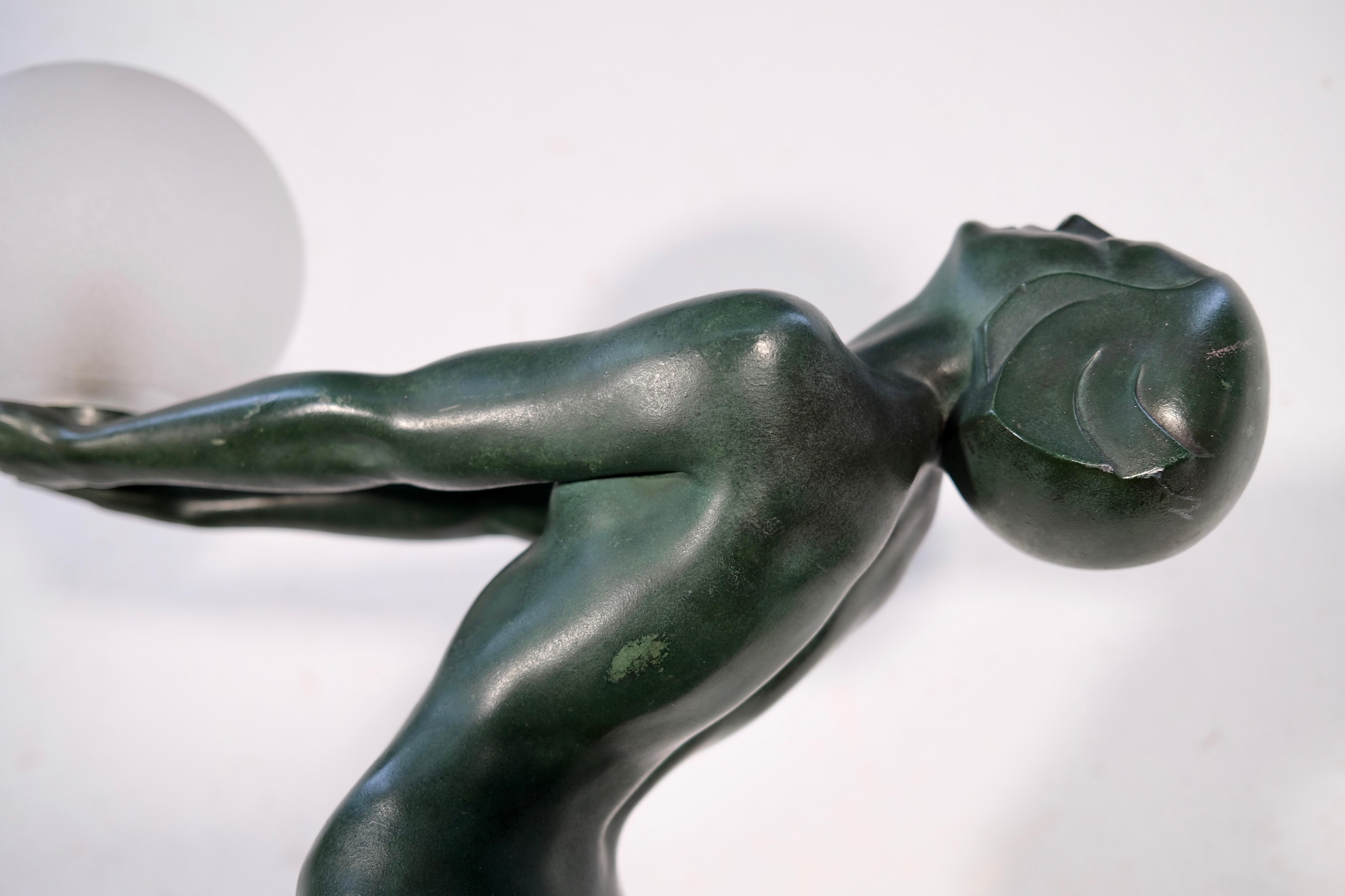 Escultura Clarte Art Decó Bailarina de hierro fundido de Max Le Verrier Francia 1928 en venta 10