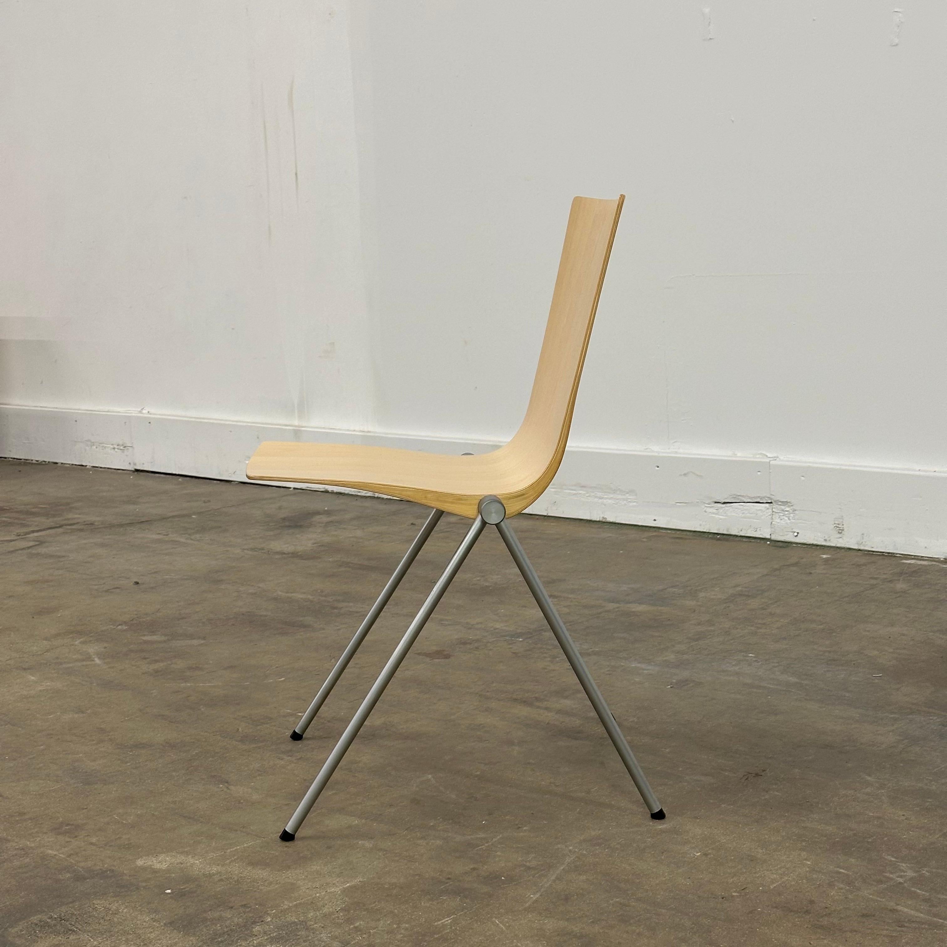 Stuhl „Clash“ von Samuli Naamanka, Finnland, 2000 (Moderne der Mitte des Jahrhunderts) im Angebot