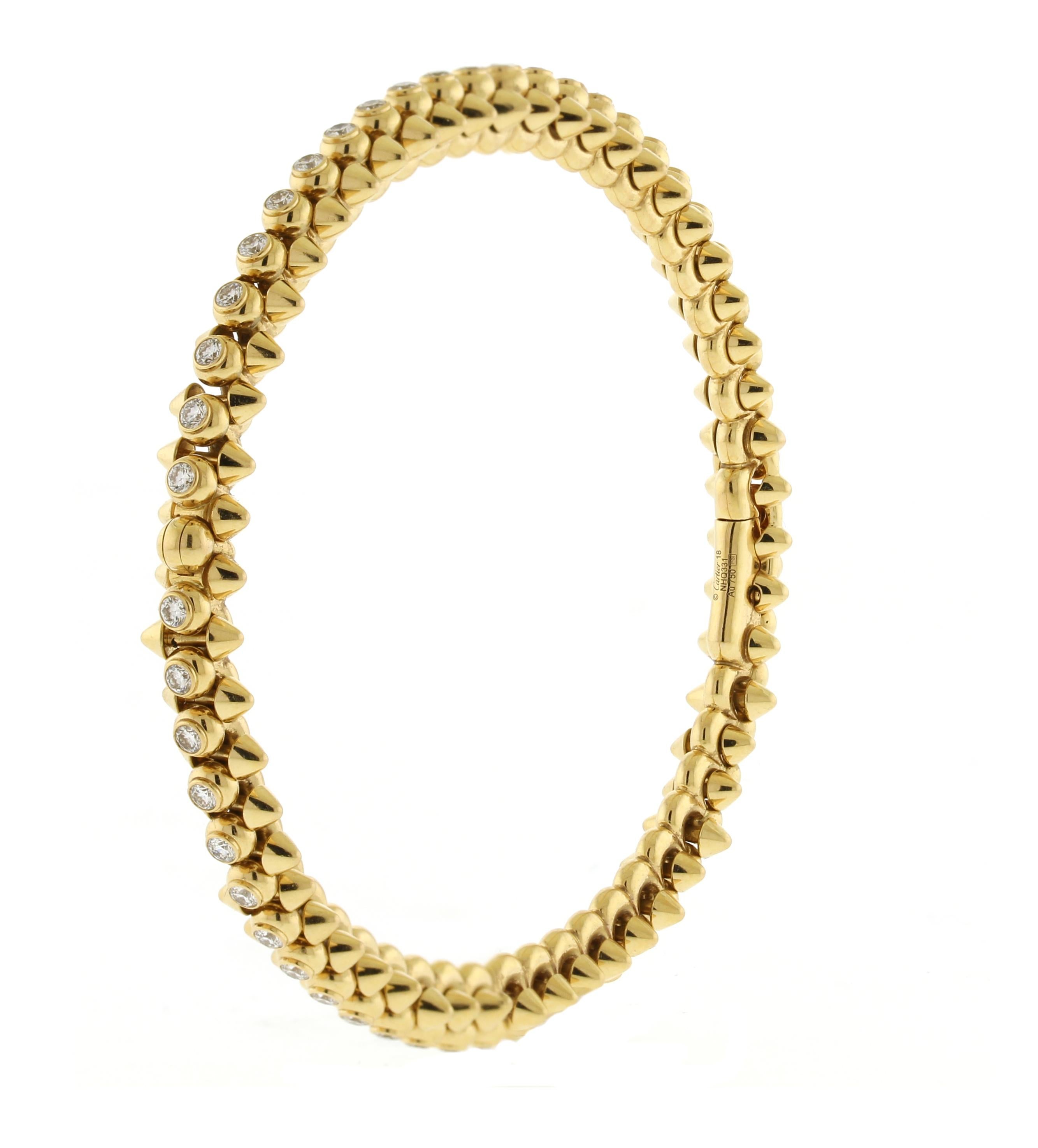 Cartier präsentiert ein Armband aus 18 Karat Roségold aus der Collection'S Clash.
- • Designer: Cartier
- • Metall: 18 Karat Gold Roségold
- • Circa: 2022
- • Größe: 18
- • Edelsteine: Diamanten
- • Gewicht: 53D=1,57cts, 38,2 Gramm
- • Verpackung: