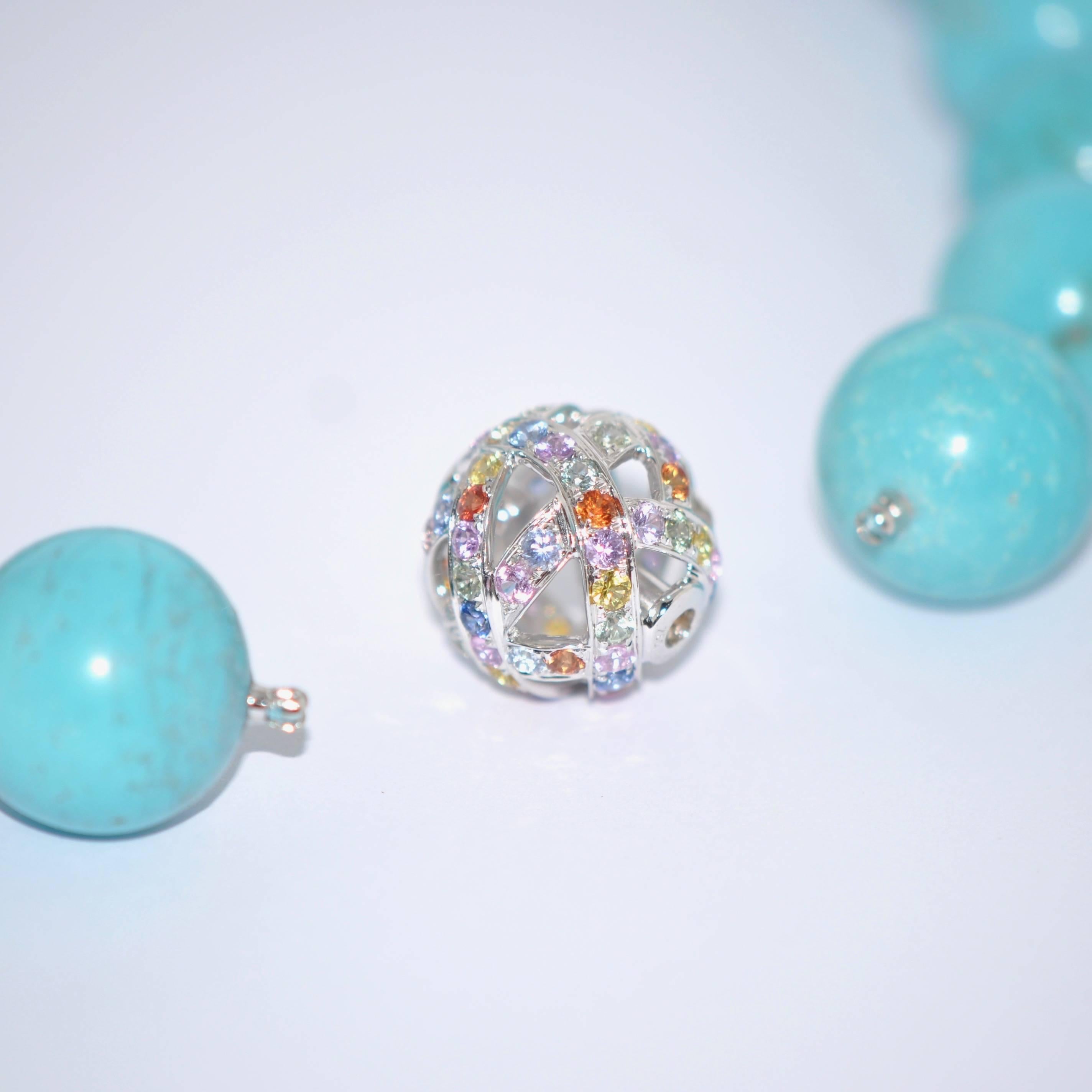 Clasp Beaded Necklace Natural Turquoises Colorful Sapphires White Gold 18 Karat In New Condition For Sale In Vannes, FR