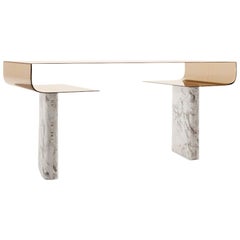 Scrivania in vetro fumé e marmo di Breccia Calacutta di 21st Century Design Clasp
