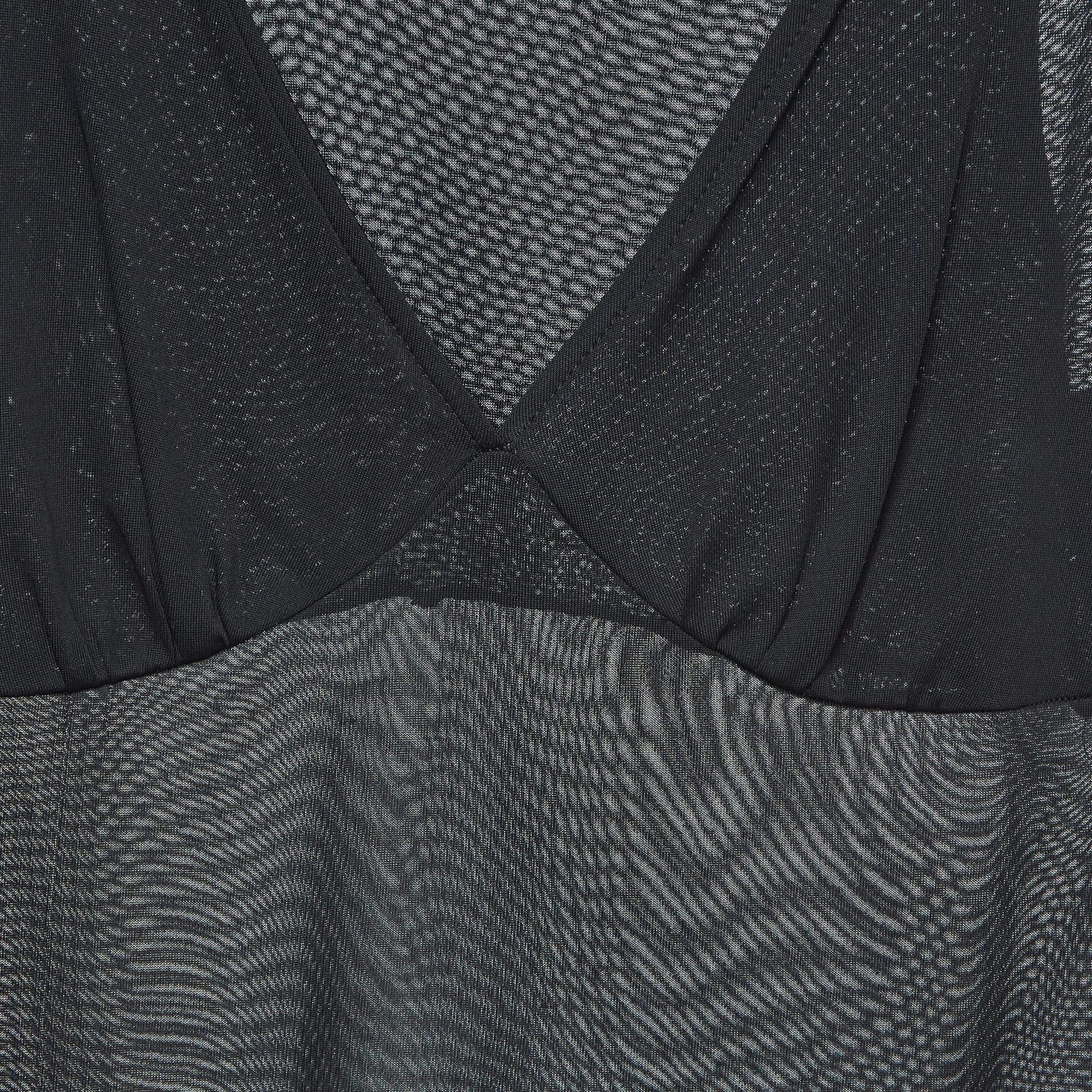 Class by Roberto Cavalli Black Jersey V-Neck Camisole S In Good Condition In Dubai, Al Qouz 2