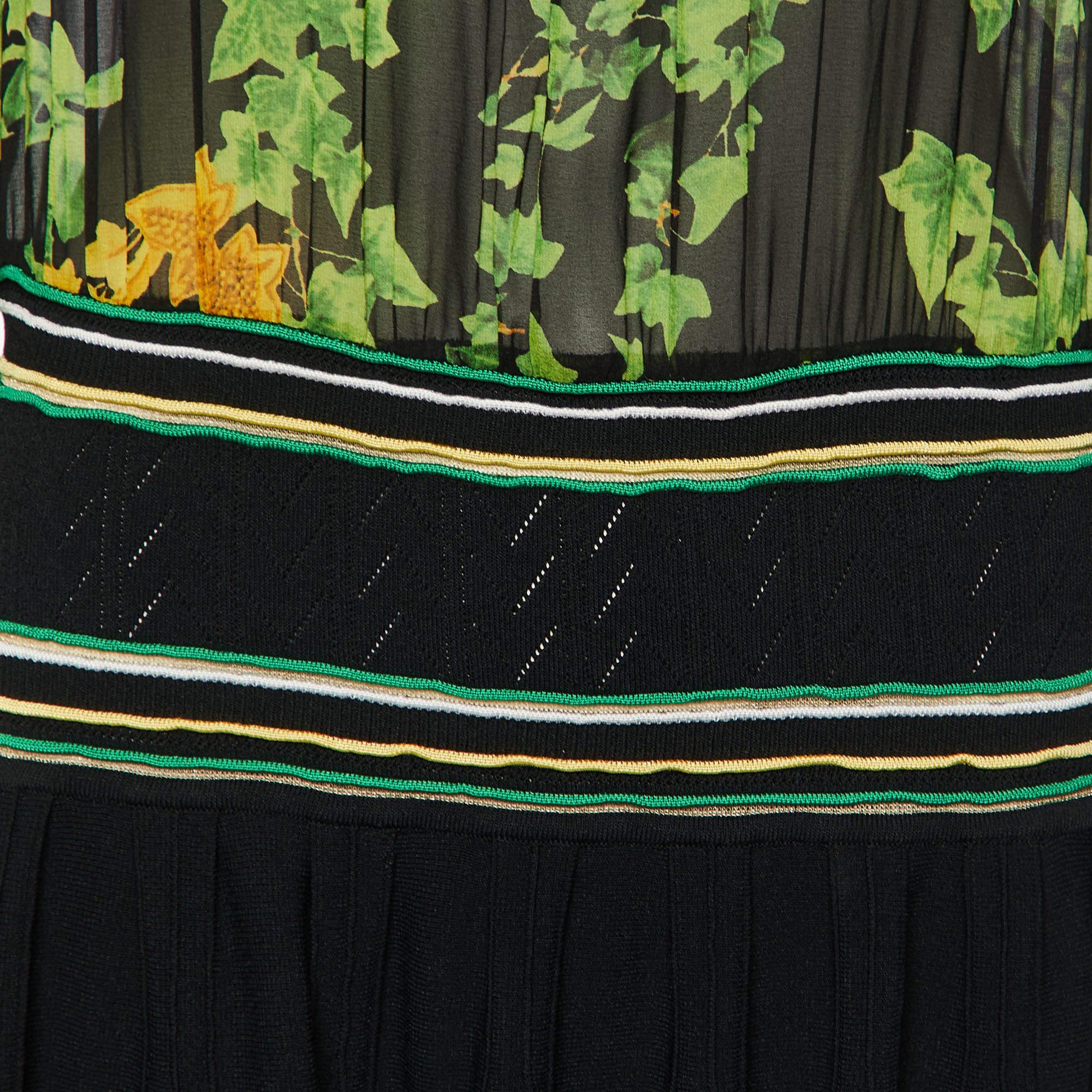 Class by Roberto Cavalli Black Knit& Printed Silk Midi Dress M In Excellent Condition For Sale In Dubai, Al Qouz 2
