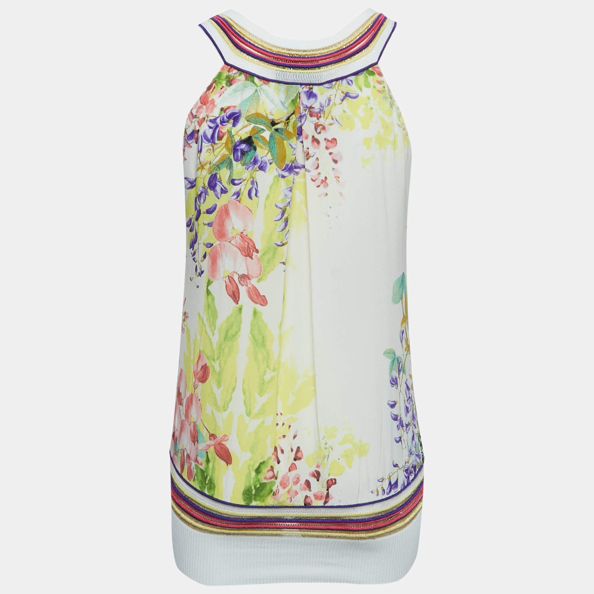 Questo top griffato offre stile e comfort. Realizzata con i migliori tessuti, la creazione è stata curata nei minimi dettagli. Abbinalo a un paio di jeans e a delle scarpe basse.