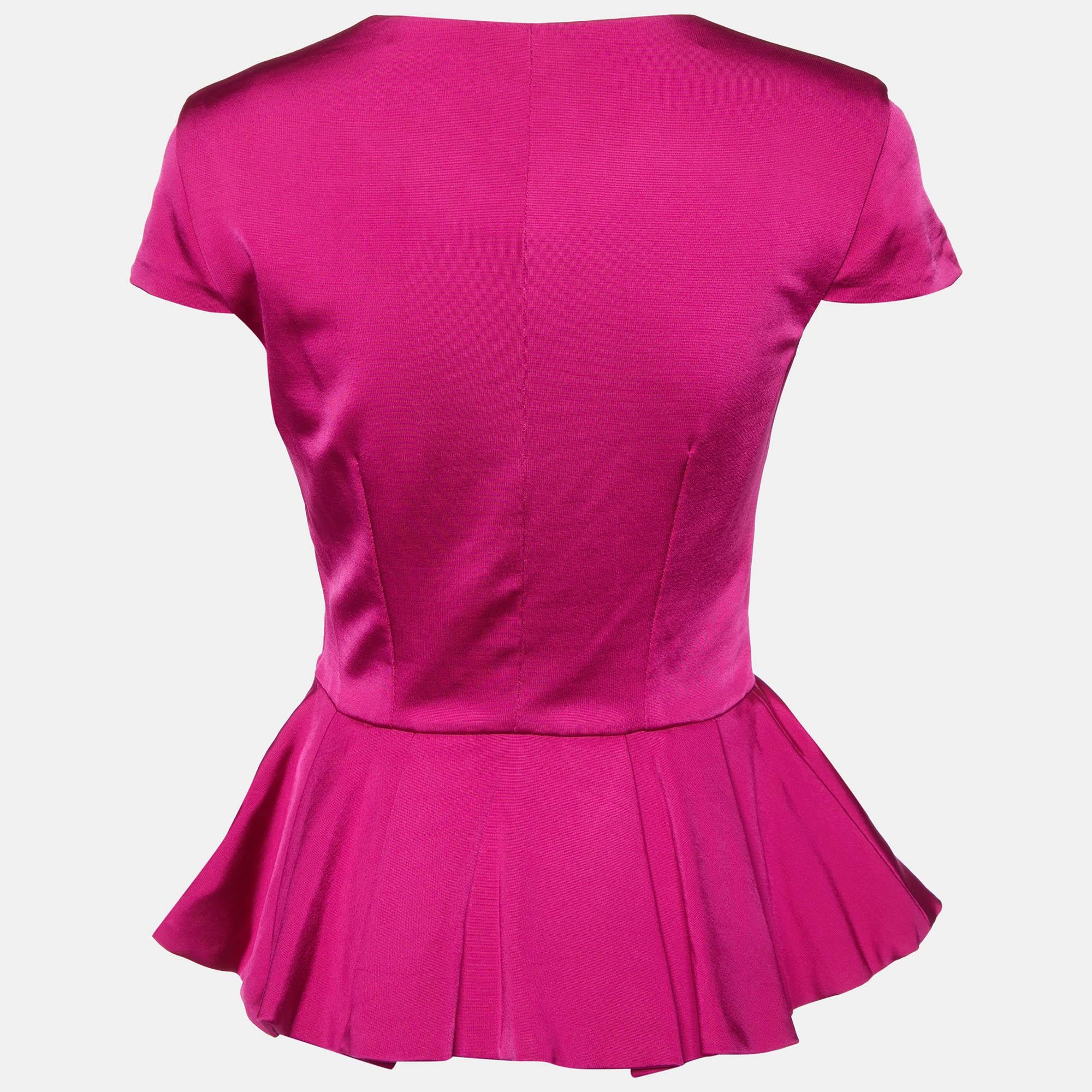 Un'accurata sartoria  materiali di qualità  Il design classico e i tagli eleganti rendono questo top di design un pezzo da conservare.