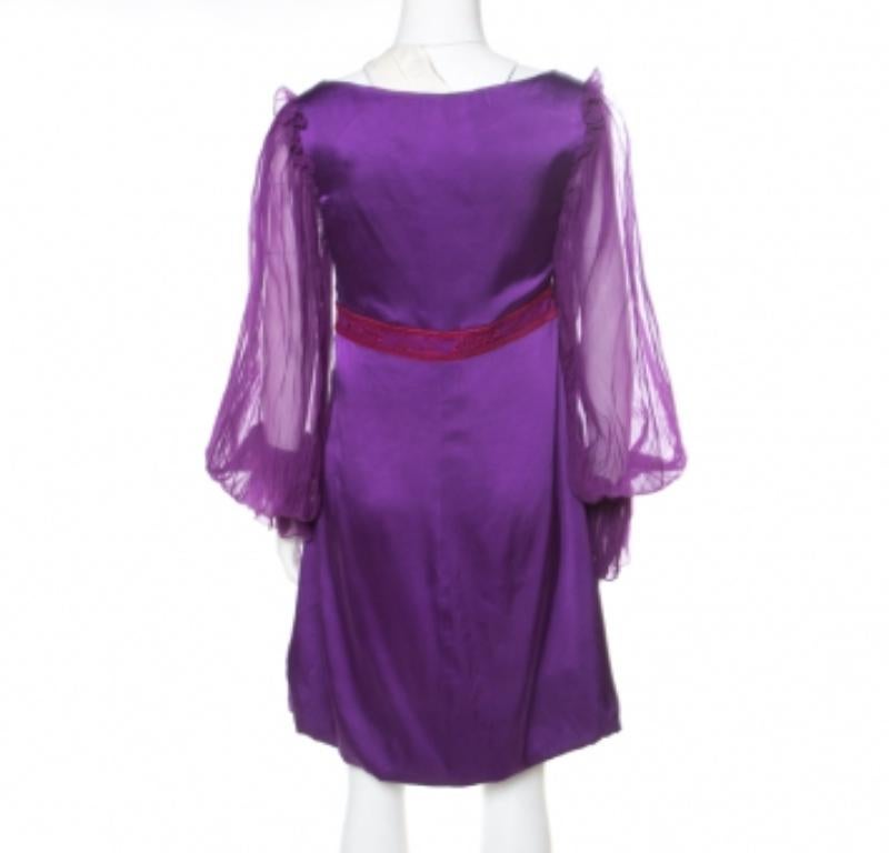 Class by Roberto Cavalli Purple Satin Embroidered Waist Plunge Neck Dress M en Bueno estado para la venta en Dubai, Al Qouz 2