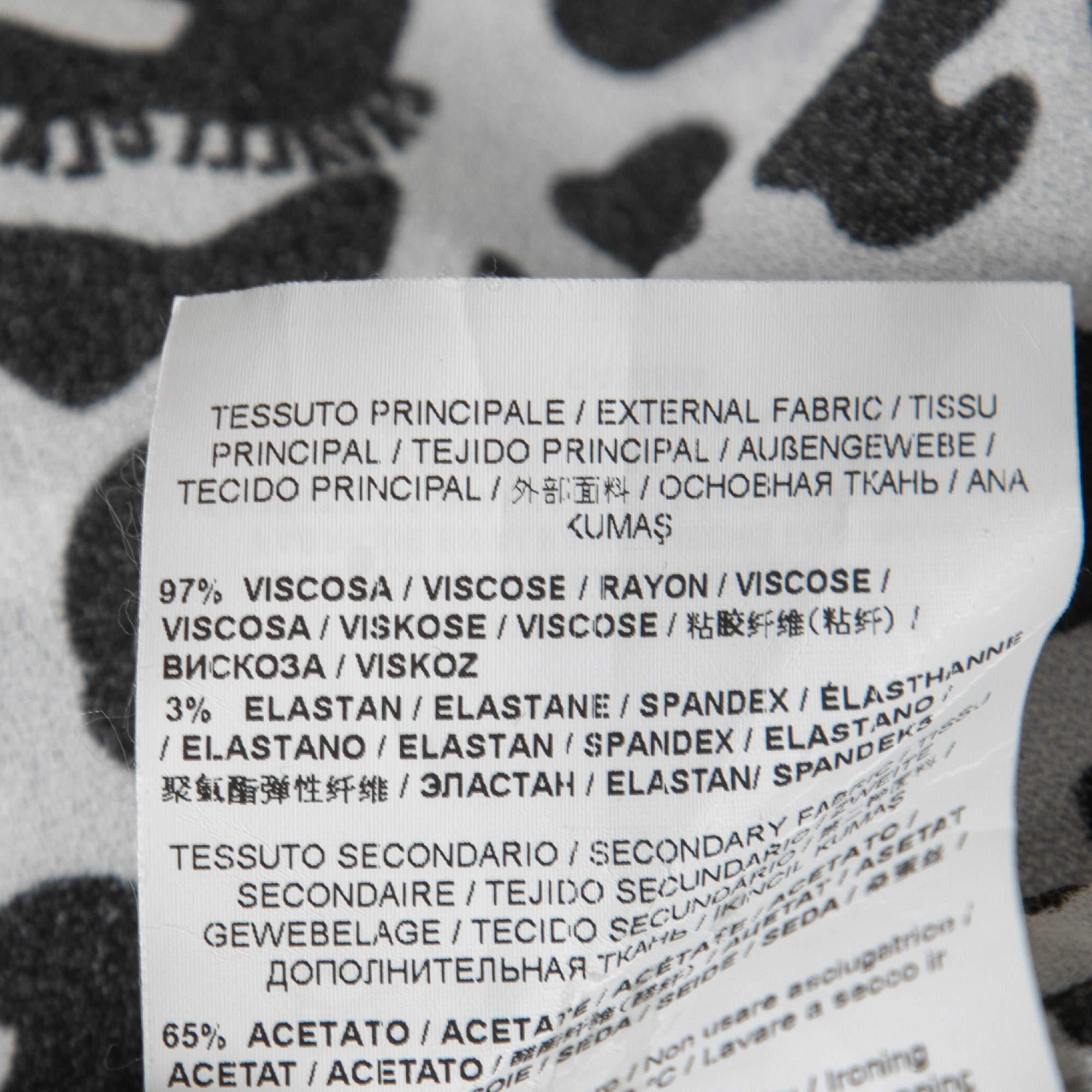 Class by Roberto Cavalli Camicetta con stampa animale e bottoni sul davanti L.L.A. in vendita 1