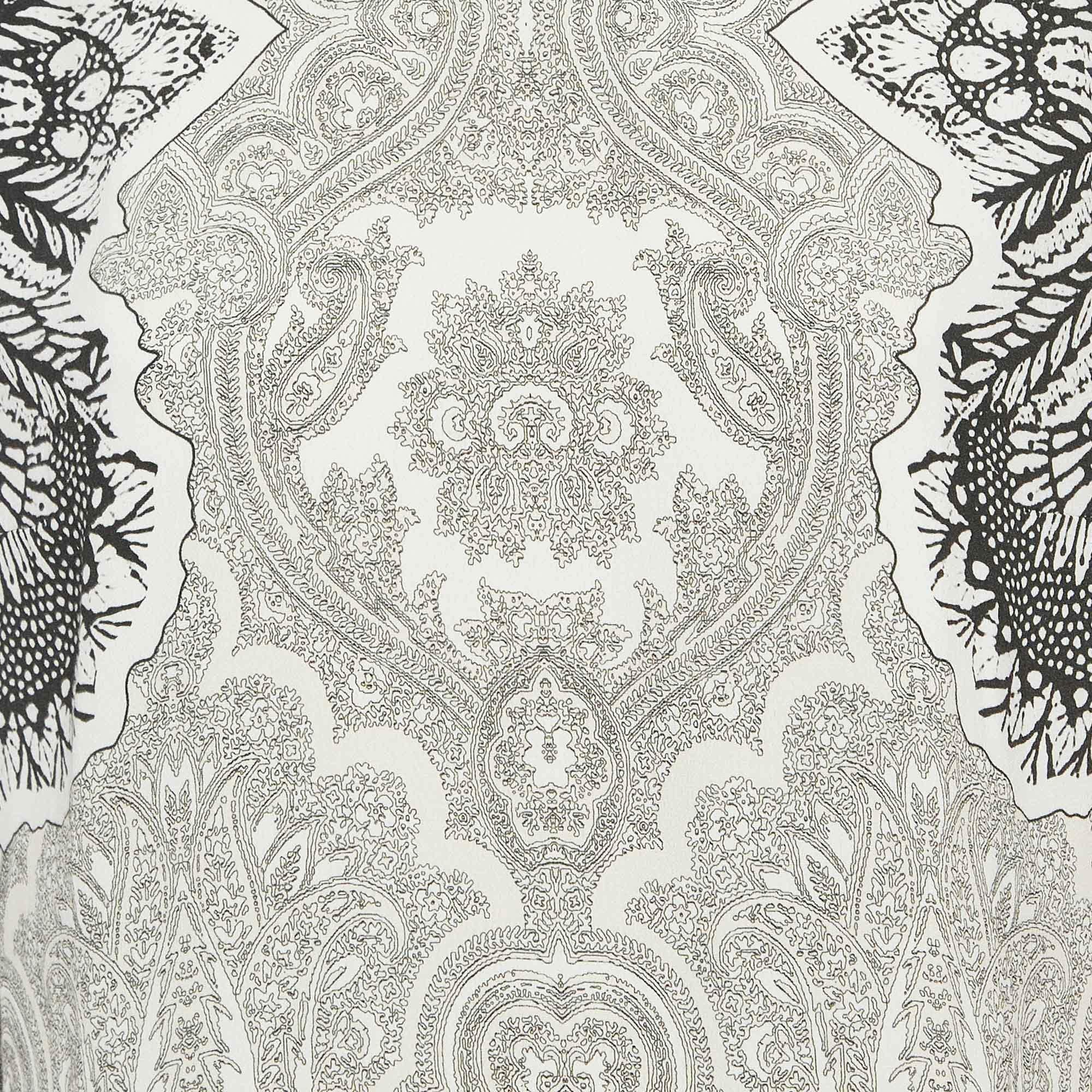 Gris Robe courte Class by Roberto Cavalli imprimée blanche/noire M en vente