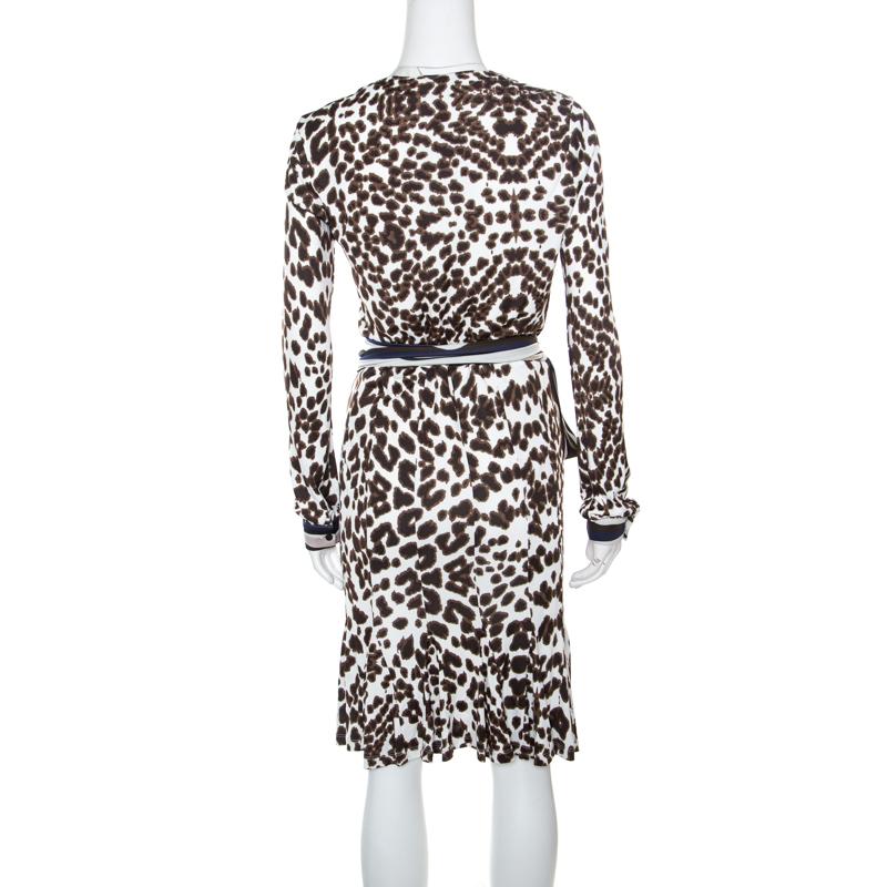 Class by Roberto Cavalli brings you this dress that will light up all your days. It boasts of leopard prints and a wrap design that has us drooling. It is made from quality fabric and we're sure it'll look fabulous with high heels.

Includes: The