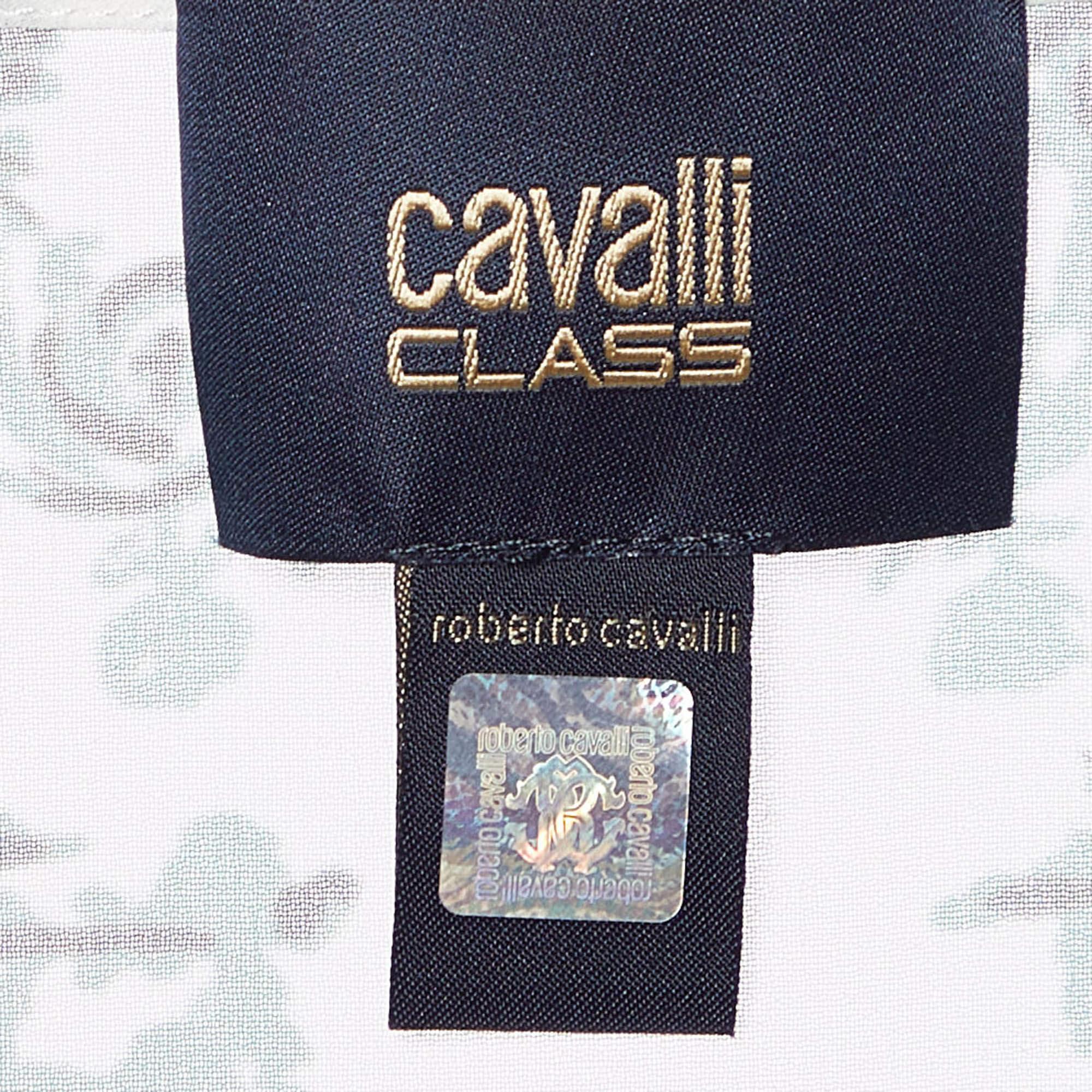 Chemisier ajusté Class by Roberto Cavalli en crêpe imprimé blanc, taille L Bon état - En vente à Dubai, Al Qouz 2