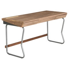 Bureau de classe avec un plateau en metal&wood et une base en metal finition graphite 55''.