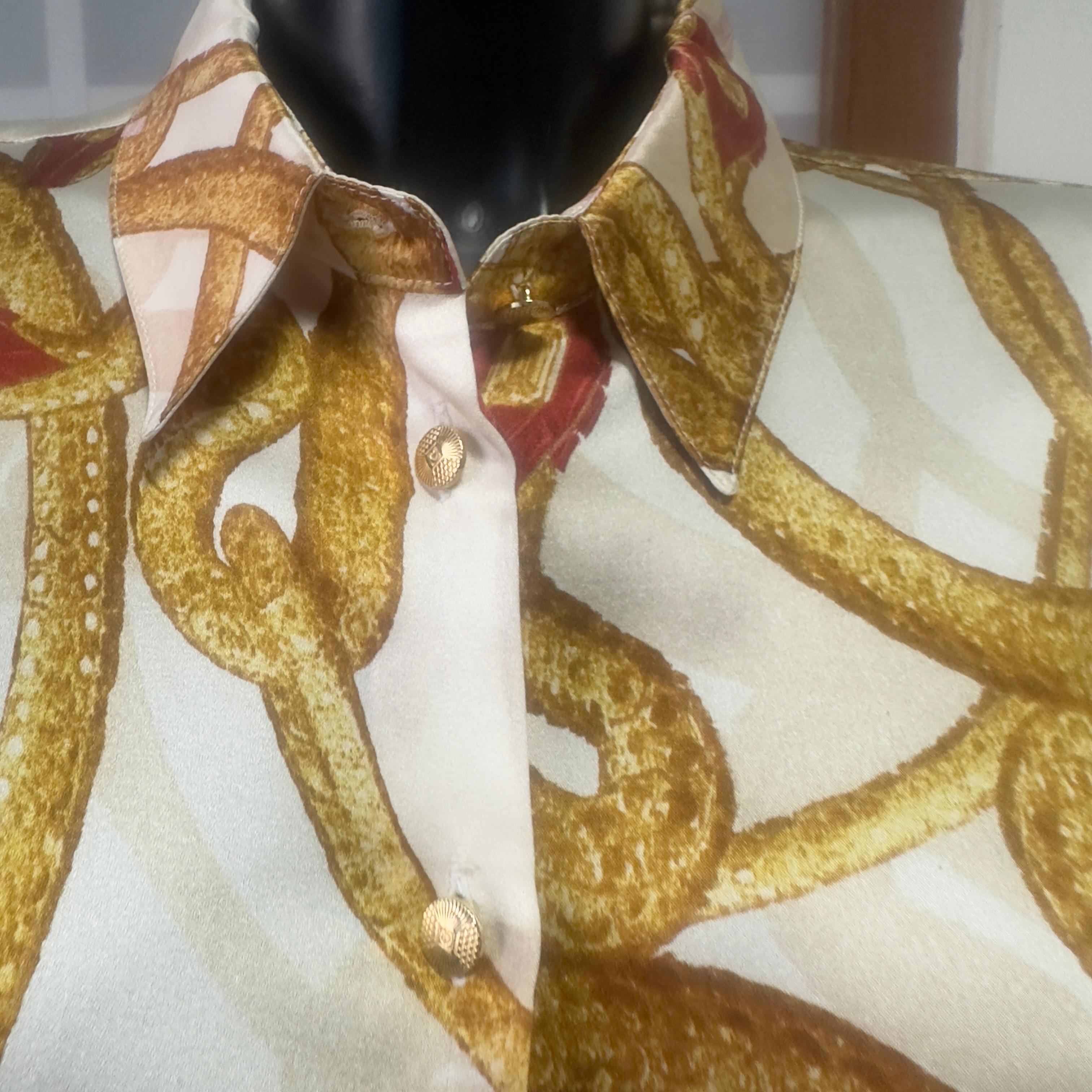 Clase Roberto Cavalli Camisa de seda con estampado rojo y dorado, excelente estado en Excelente estado para la venta en Basaluzzo, IT