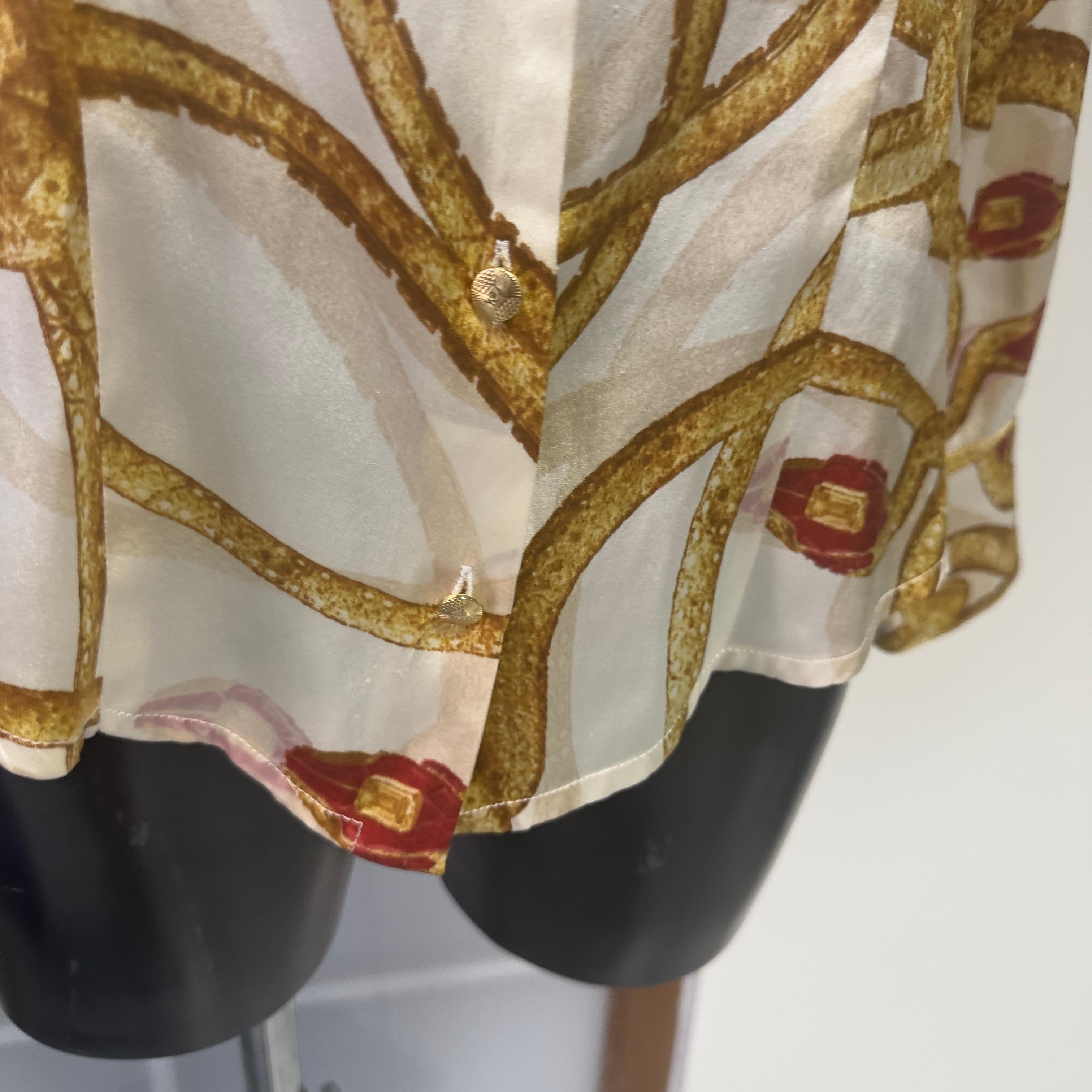 Clase Roberto Cavalli Camisa de seda con estampado rojo y dorado, excelente estado en venta 2