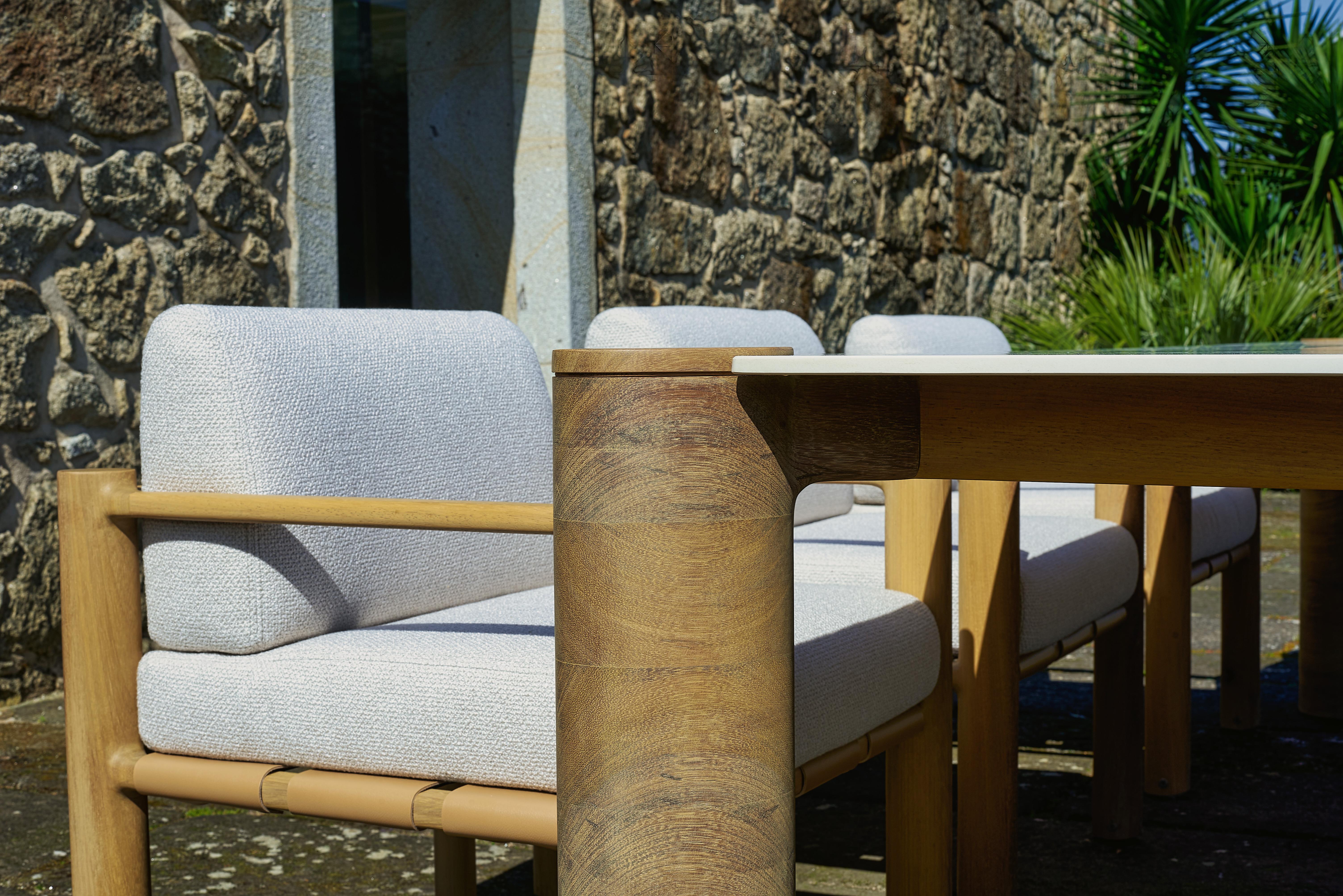 Moderno Class.25 Contemporary Dining Table in Wood and Ceramic by Ronald Sasson in vendita