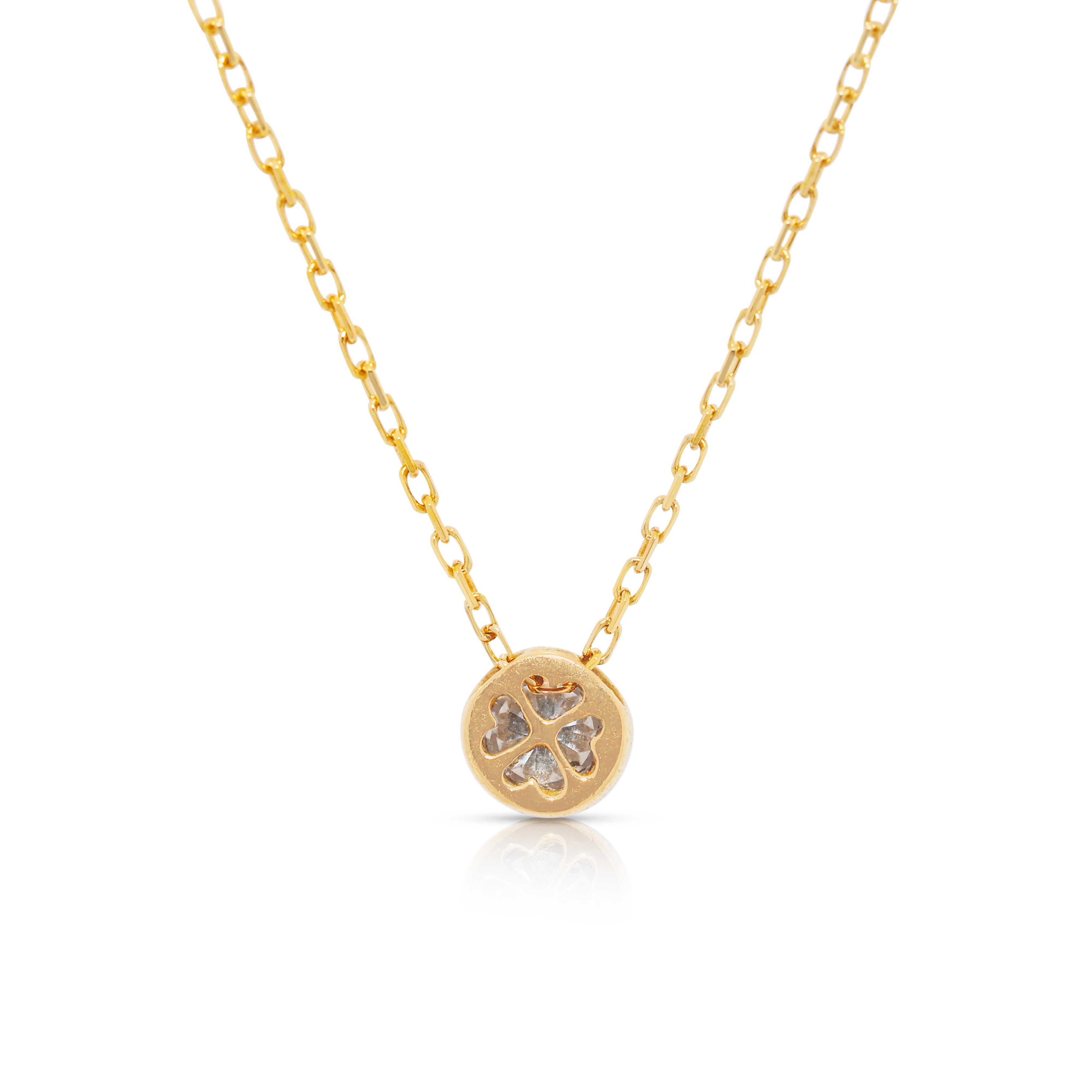 Collier classique en or jaune 18 carats, solitaire en diamant naturel de 0,15 carats en vente 1