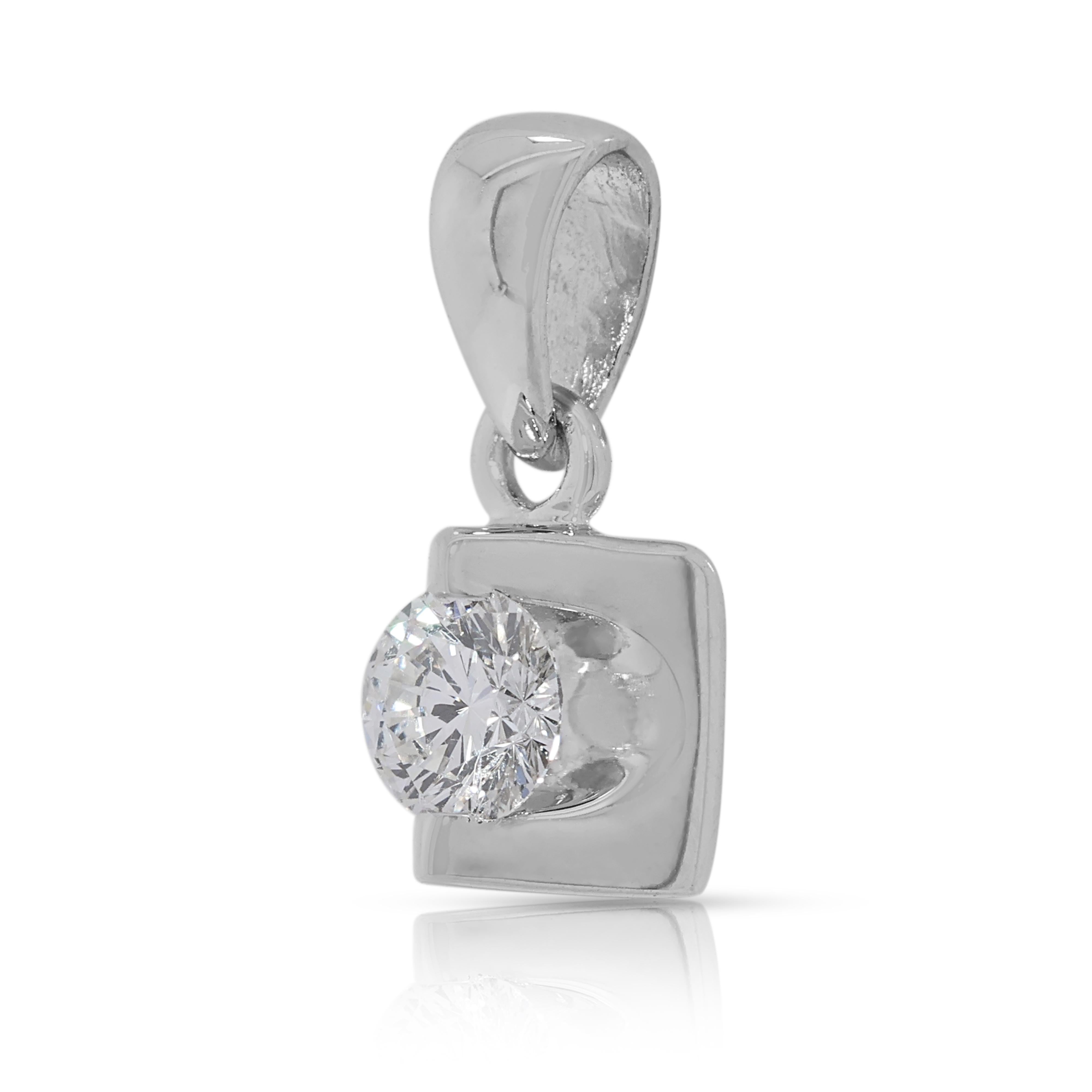 Colgante clásico de diamantes de 0,16 ct en oro blanco de 18 quilates en Excelente estado para la venta en רמת גן, IL