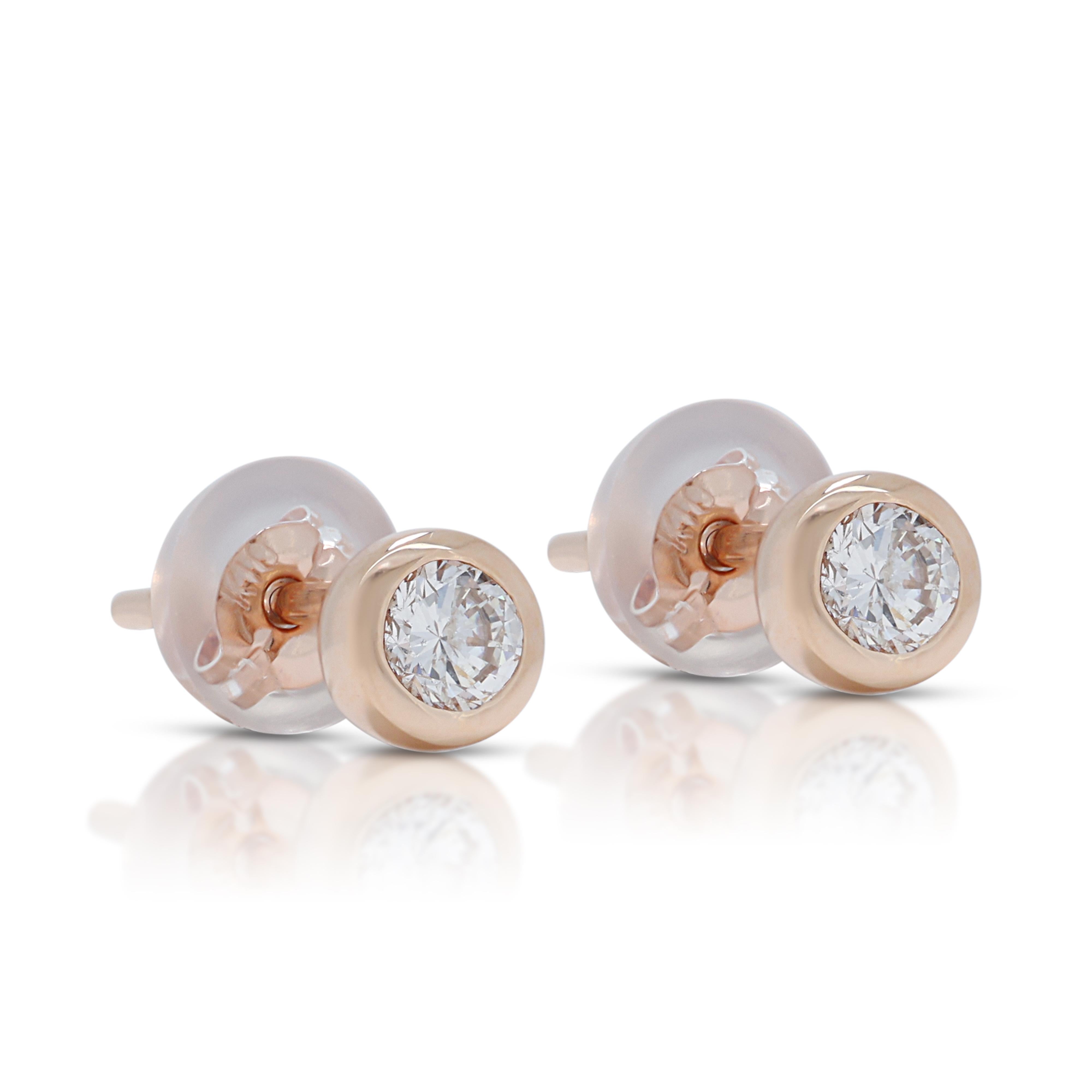 Round Cut Classic 0.16ct Diamond Stud Earrings in 18K Rose Gold For Sale