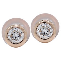 Boucles d'oreilles classiques en or rose 18 carats avec 0,16 ct de diamant