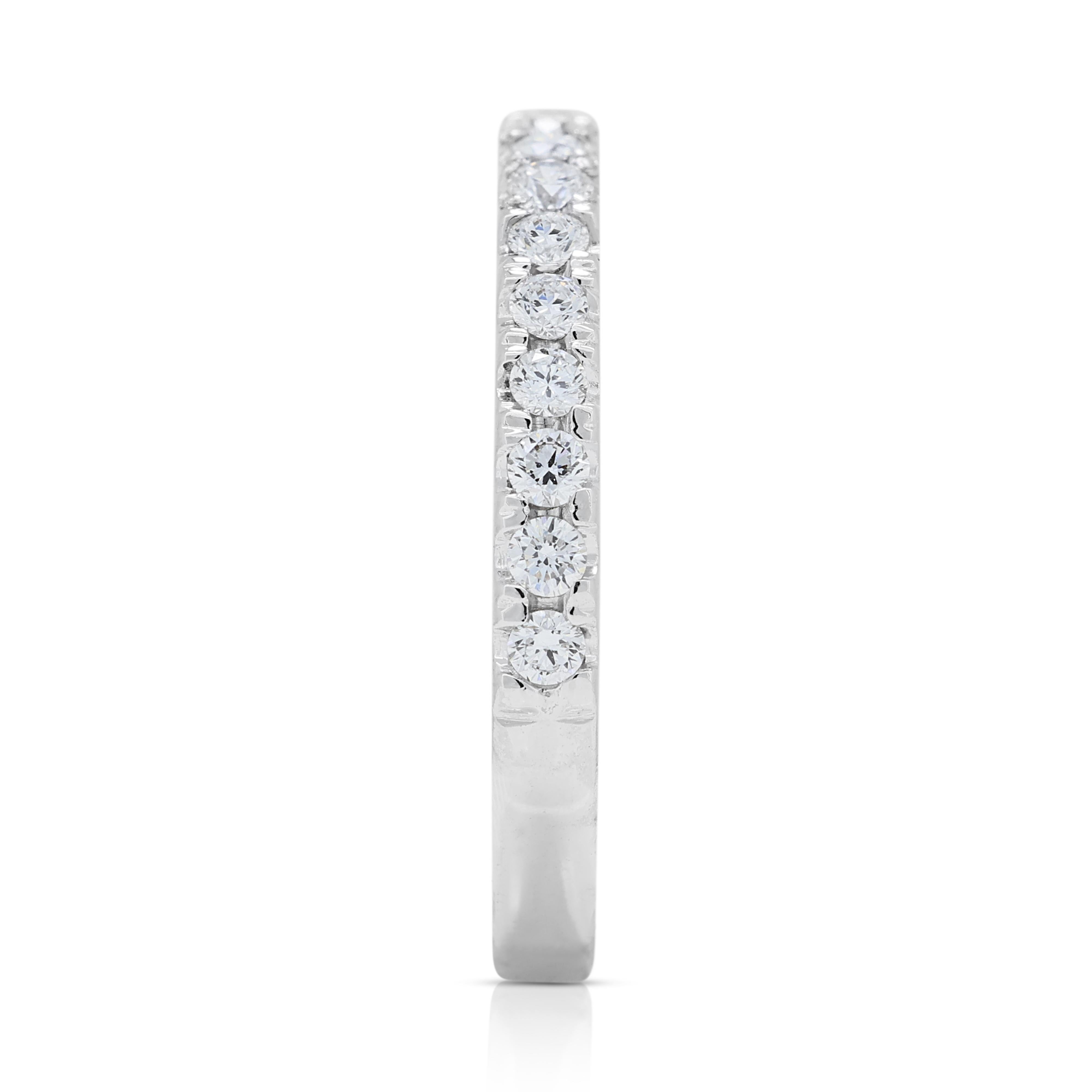Anello classico con diamanti da 0,16 carati in oro bianco 18 carati In condizioni ottime in vendita a רמת גן, IL