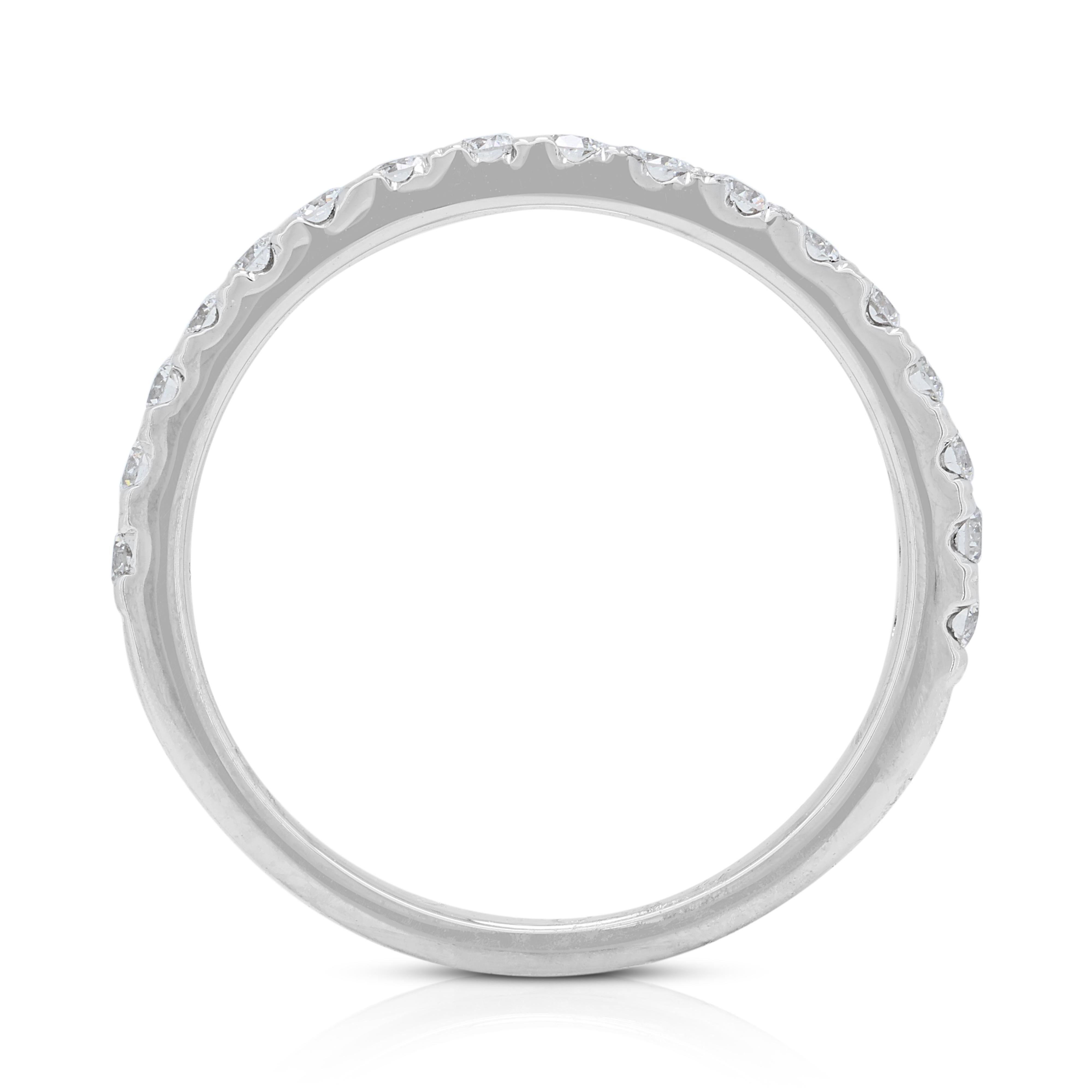 Anello classico con diamanti da 0,16 carati in oro bianco 18 carati in vendita 2
