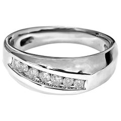 Classic 0.21 Carat Diamond Gold Men
s Wedding Band