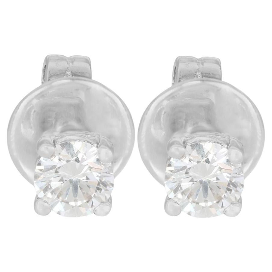 Boucles d'oreilles classiques en or blanc 18 carats avec 0,26 ct de diamant