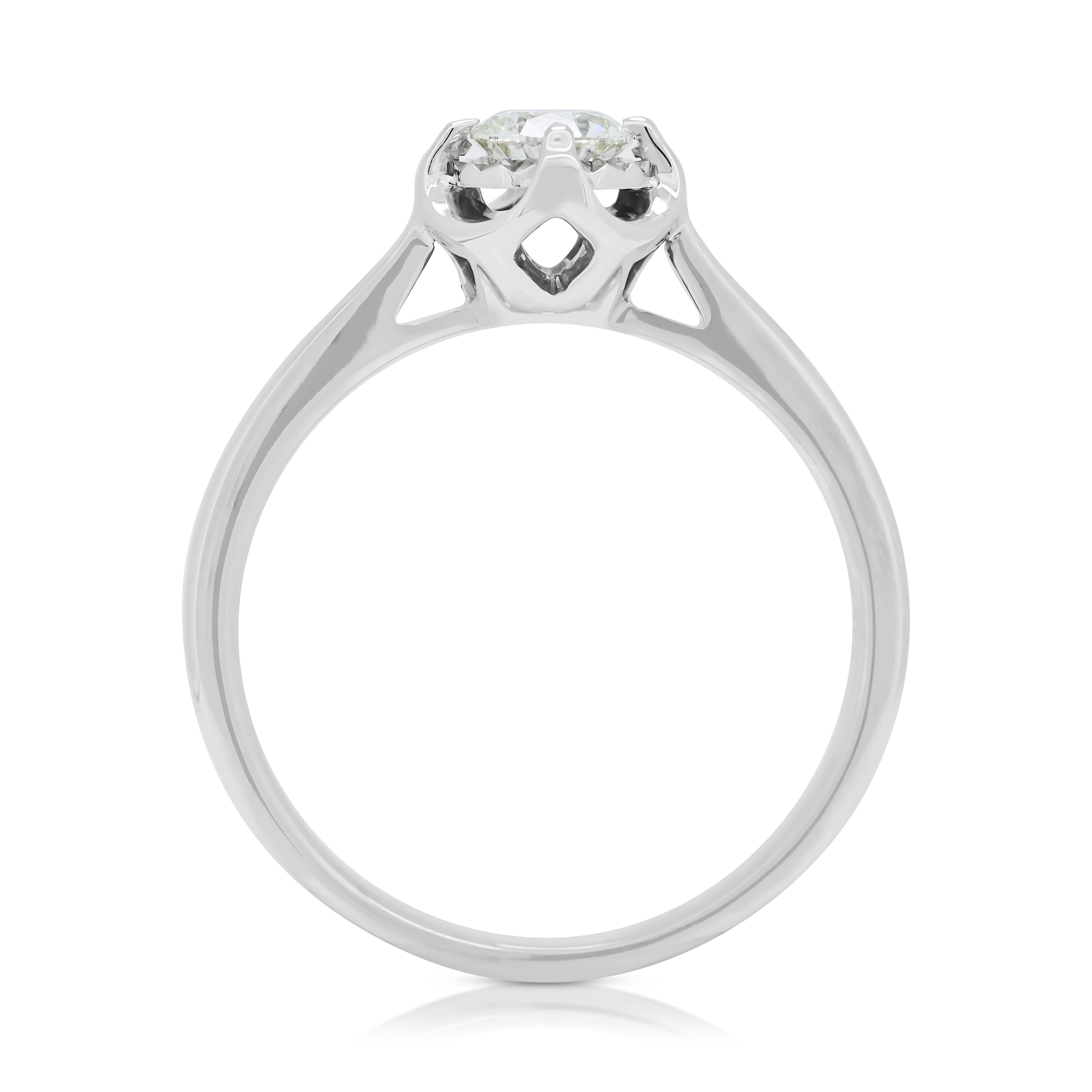 Classic 0.28ct Solitaire Diamond Ring in 18K White Gold For Sale 3