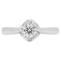 Anello classico con diamante solitario da 0,28 carati in oro bianco 18 carati