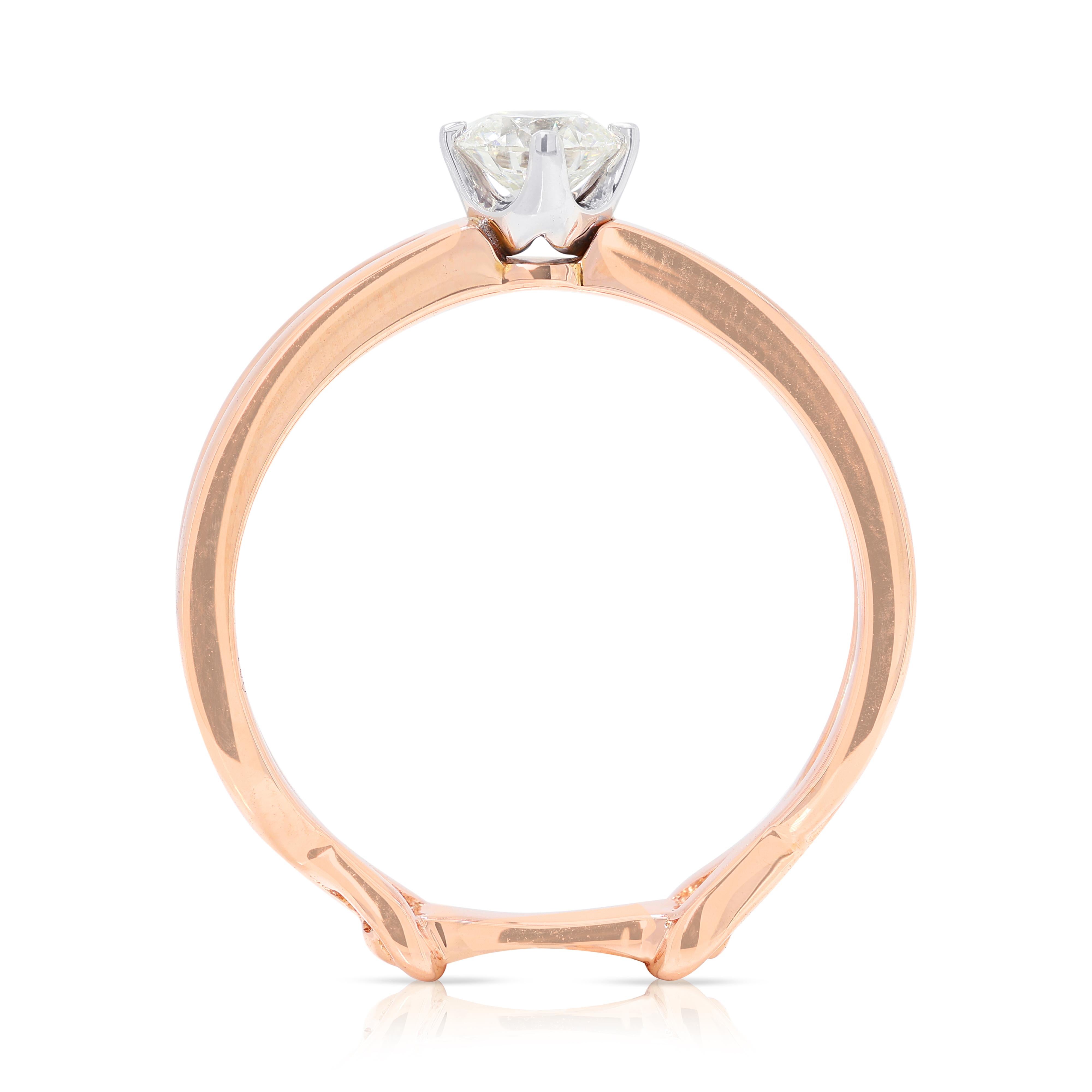 Anello classico con diamanti naturali tondi e brillanti da 0,31 ct in oro bicolore 18 carati in vendita 2