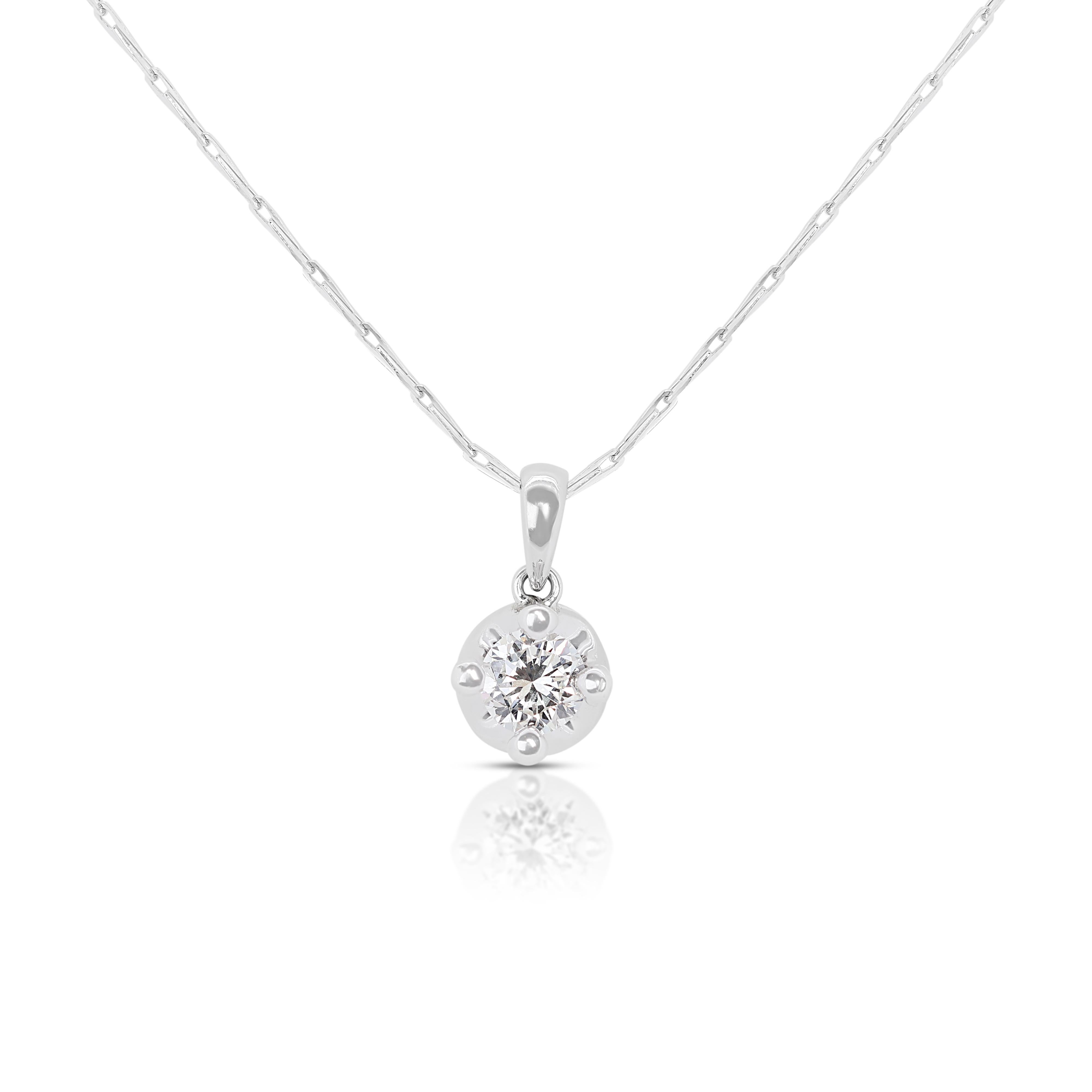 Classic 0.32ct Diamond Solitaire Necklace in 18K White Gold - (Chain Included) In Excellent Condition For Sale In רמת גן, IL