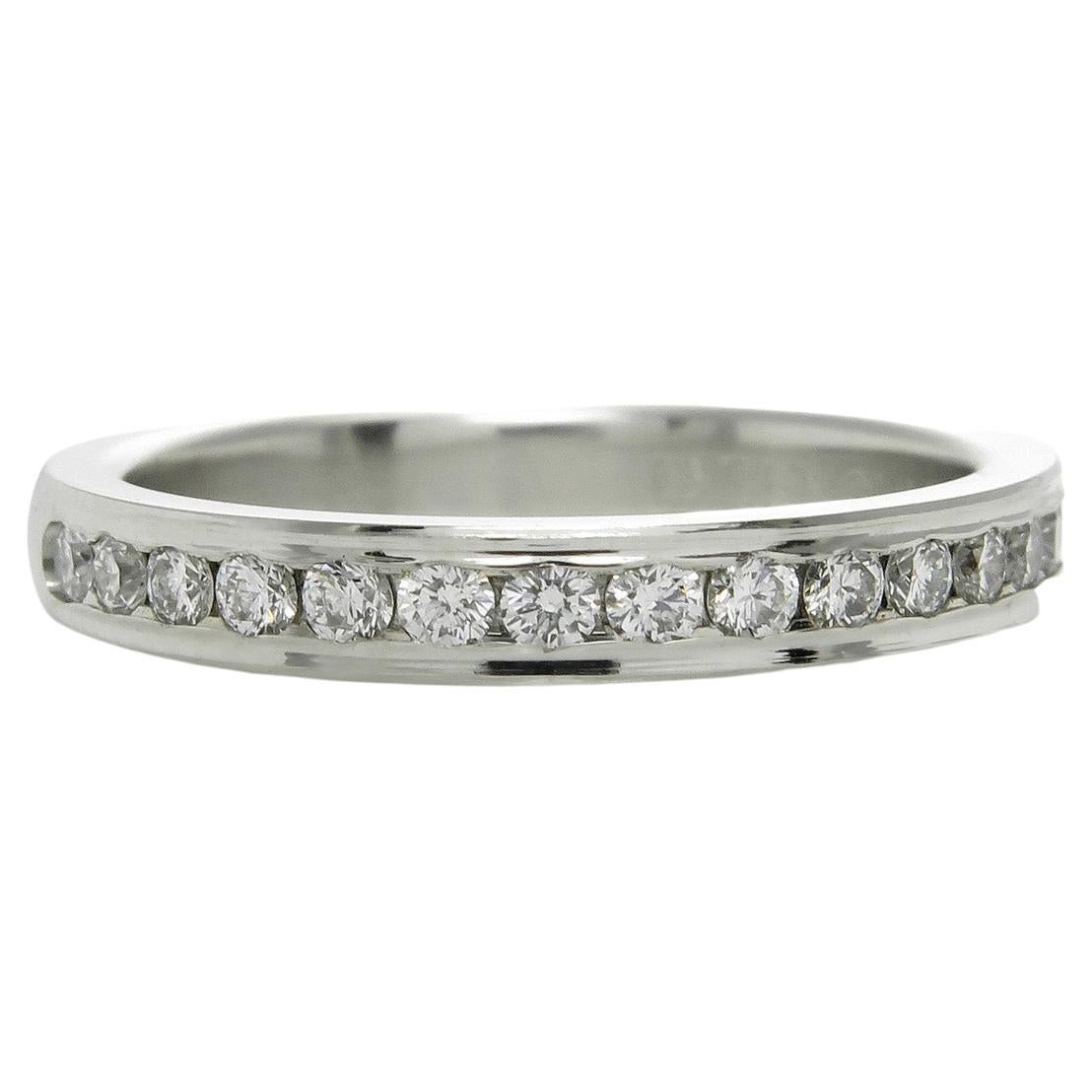 Alliance d'anniversaire de mariage classique en platine massif avec diamants ronds 0,33 carat en vente