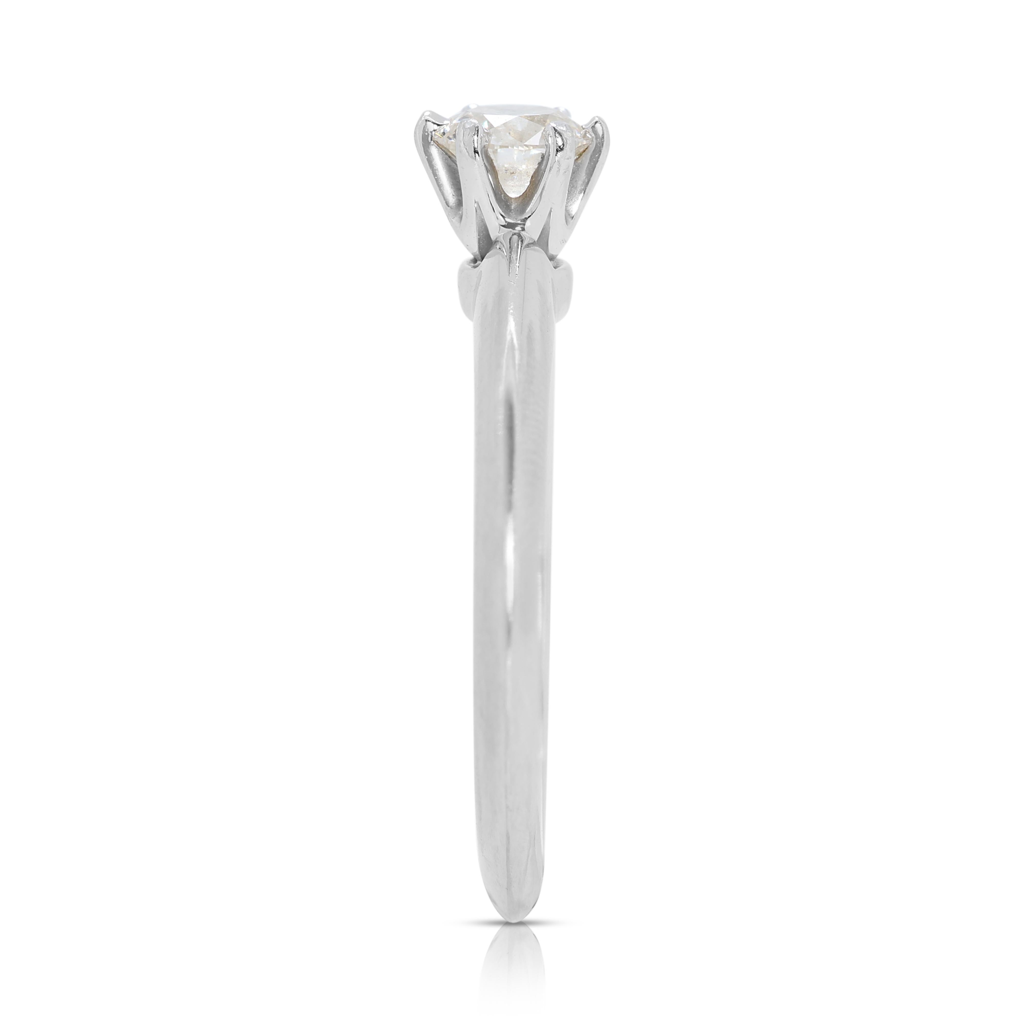 Donna Anello classico con solitario di diamanti naturali da 0,36 carati in Nature in vendita