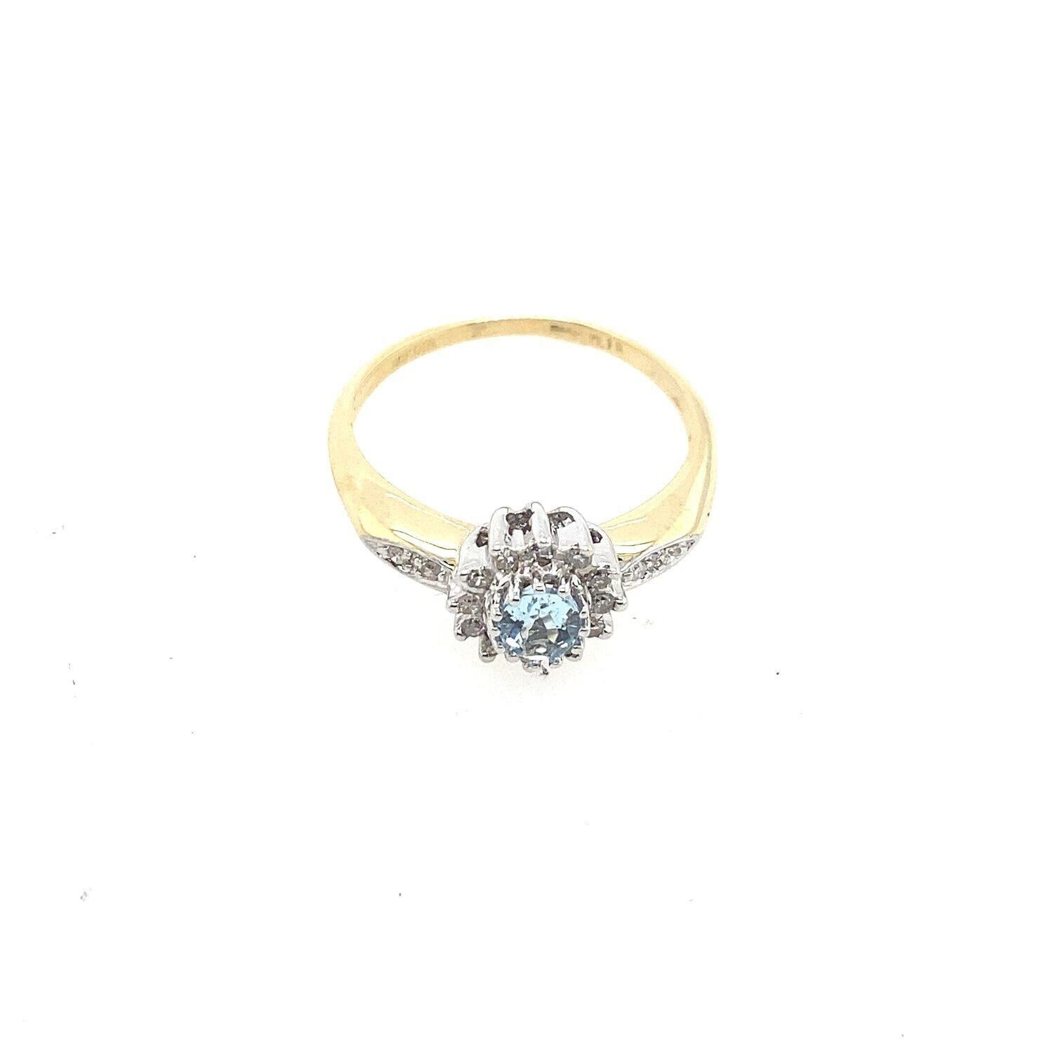 Round Cut Classic 0.40ct Oval Aquamarine & Diamond Cluster Ring Set In 9ct Gold For Sale