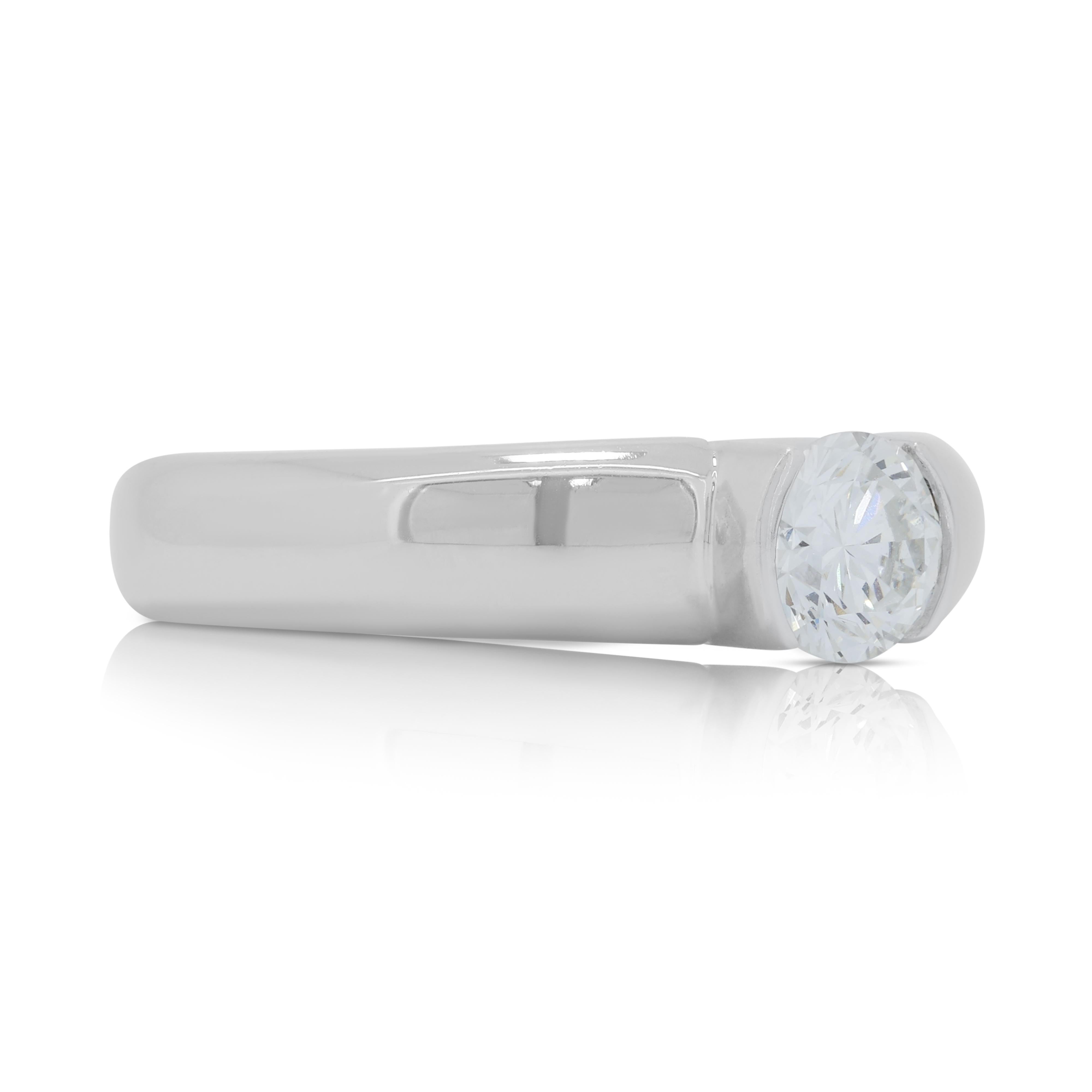 Classic 0.43ct Diamond Solitaire Ring in 18K White Gold In Excellent Condition In רמת גן, IL