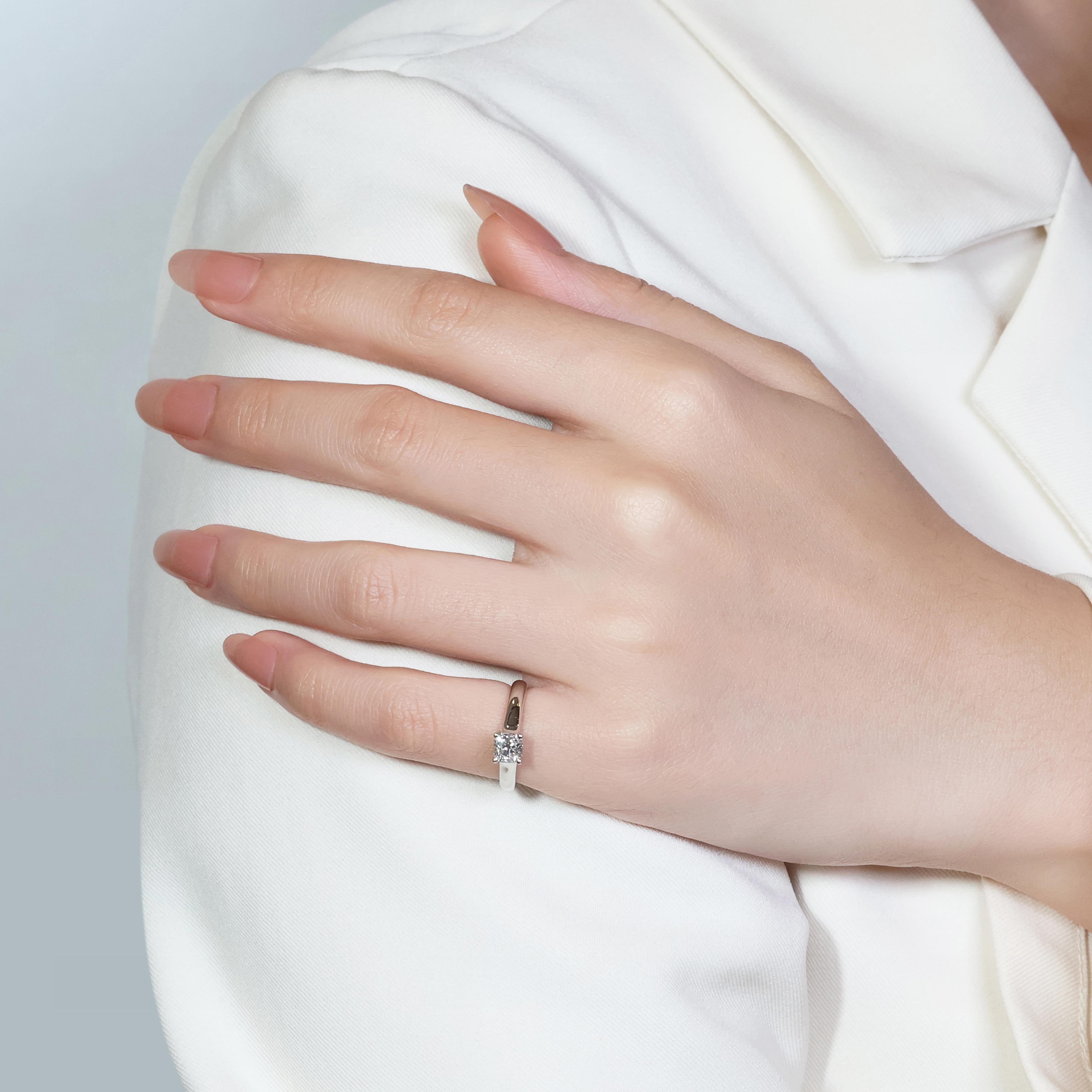 Anello classico con solitario di diamanti da 0,52 carati in platino in vendita 3