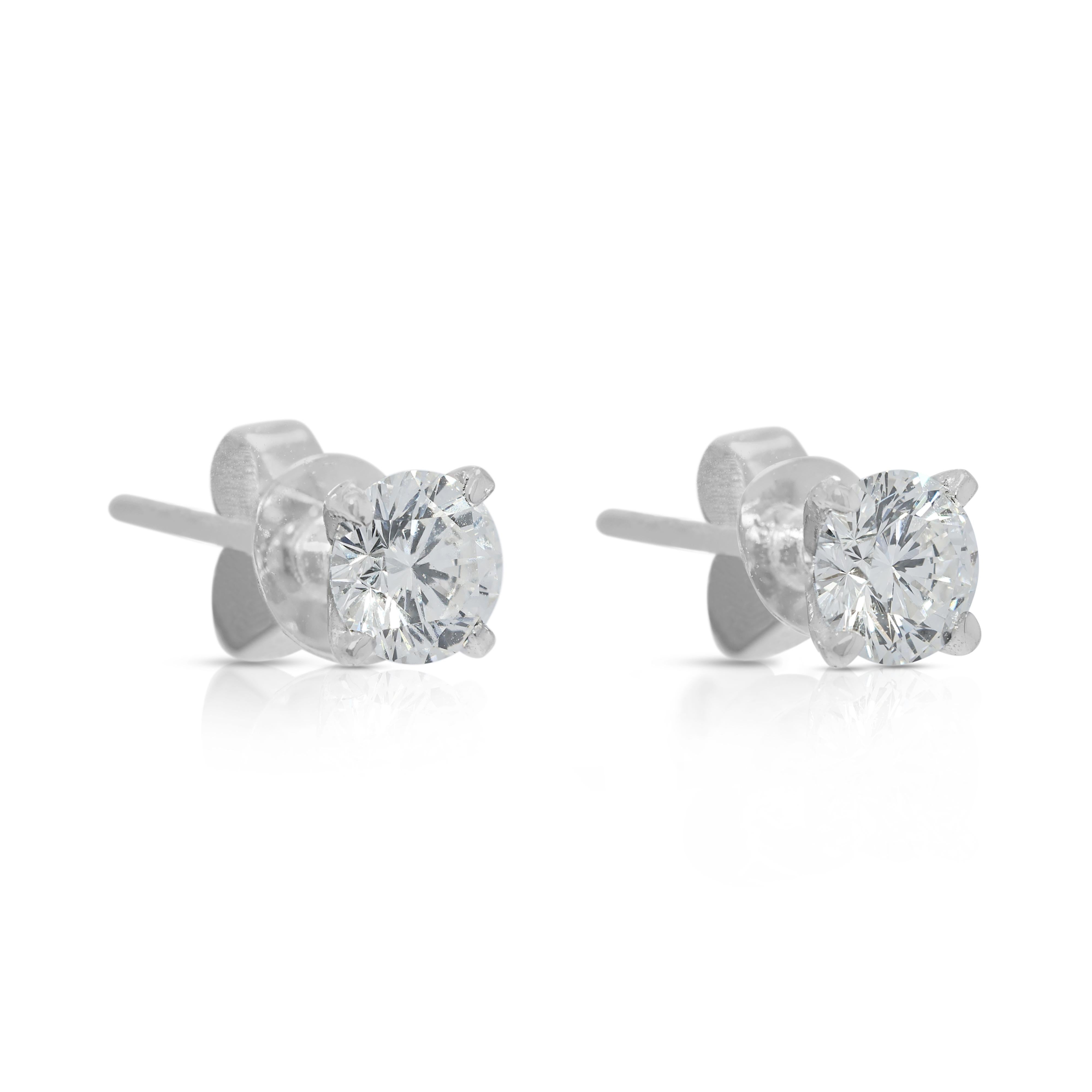 Classic 0.54ct Natural Diamond Stud Earrings in 18K White Gold In New Condition For Sale In רמת גן, IL
