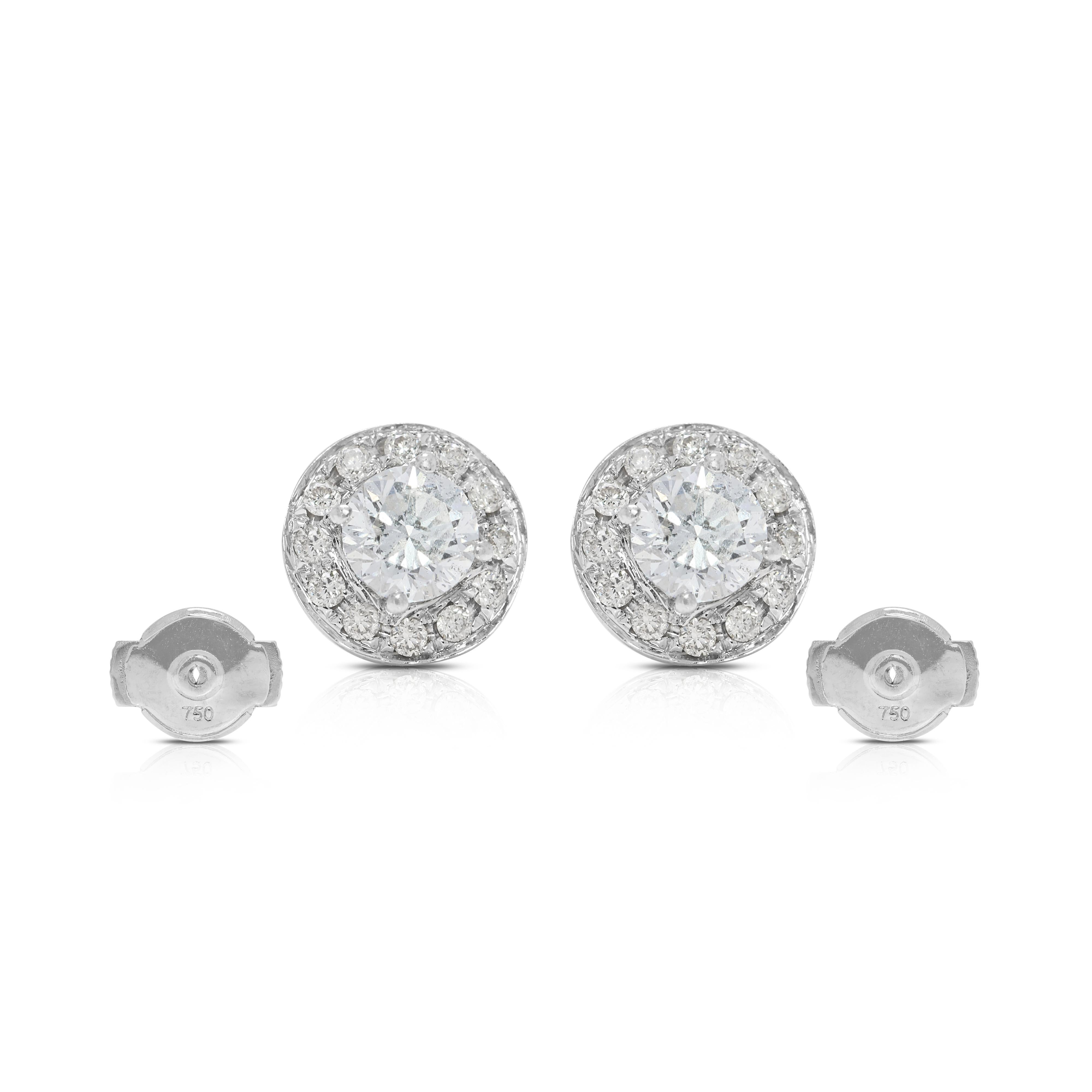 Boucles d'oreilles classiques en or blanc 18 carats, ornées de diamants naturels de 0,66 ct en forme de halo en vente 2